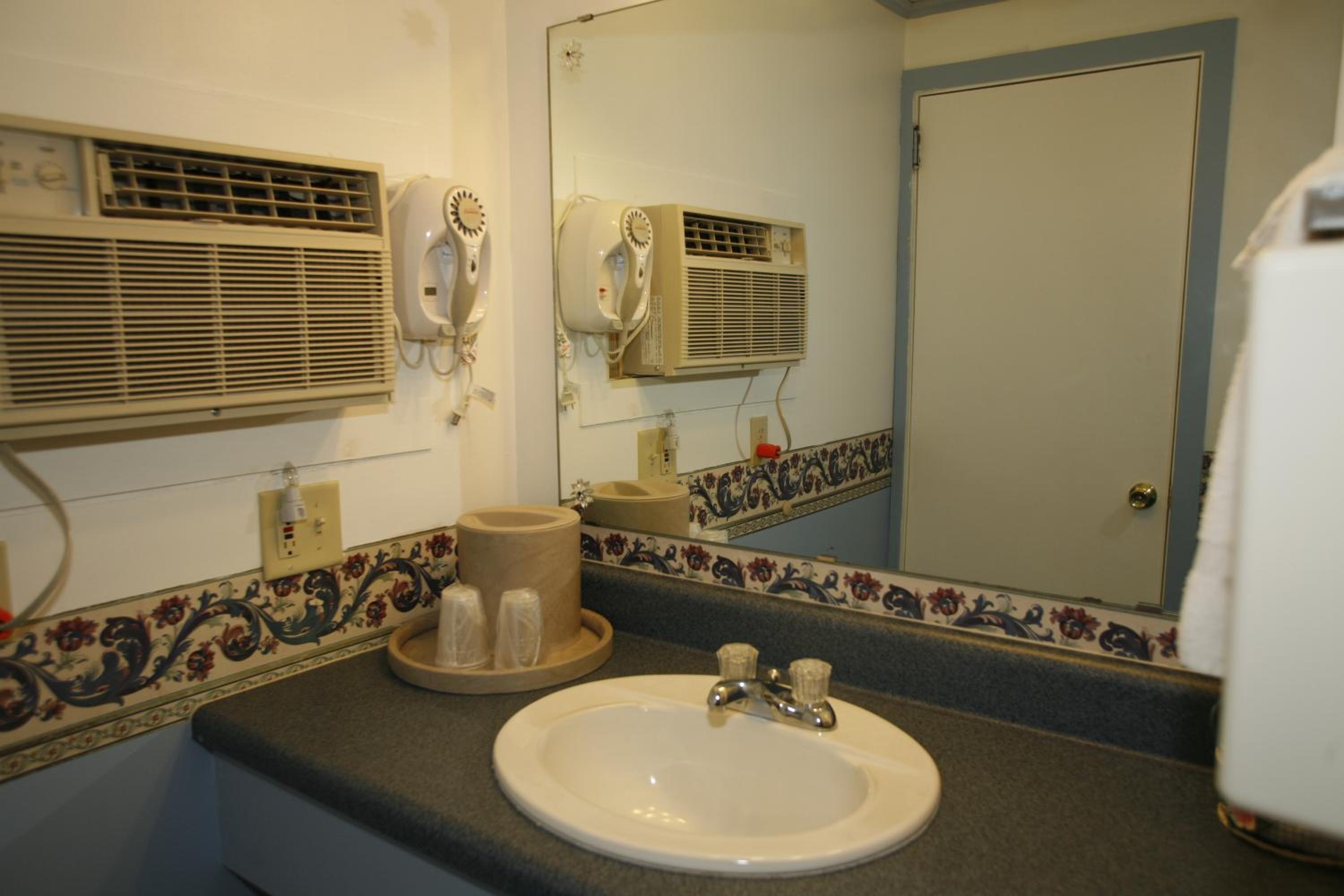 Bennington Motor Inn view 2