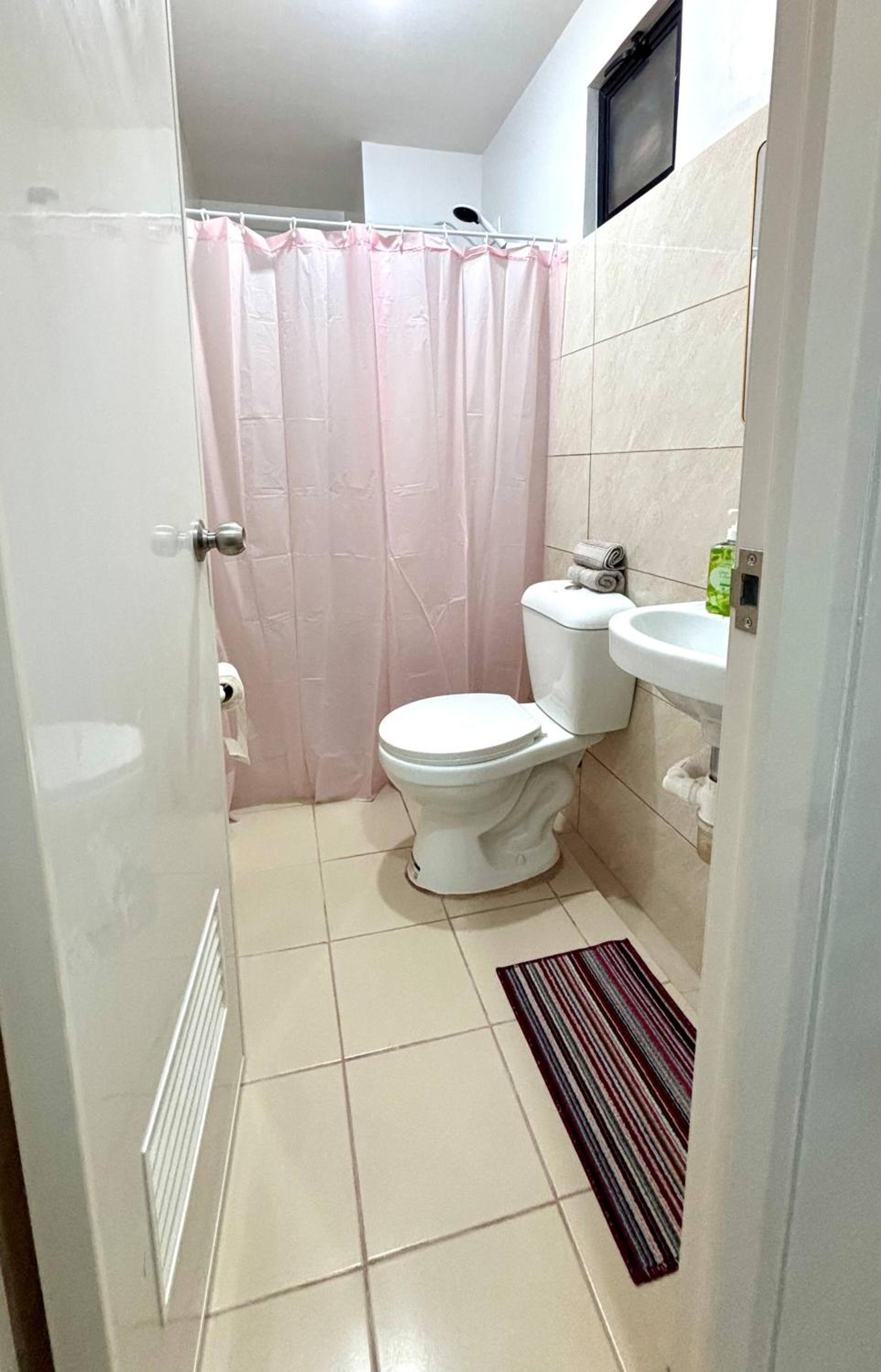 Entire Apartment with pool, gym, and playground near Panglao, Bohol