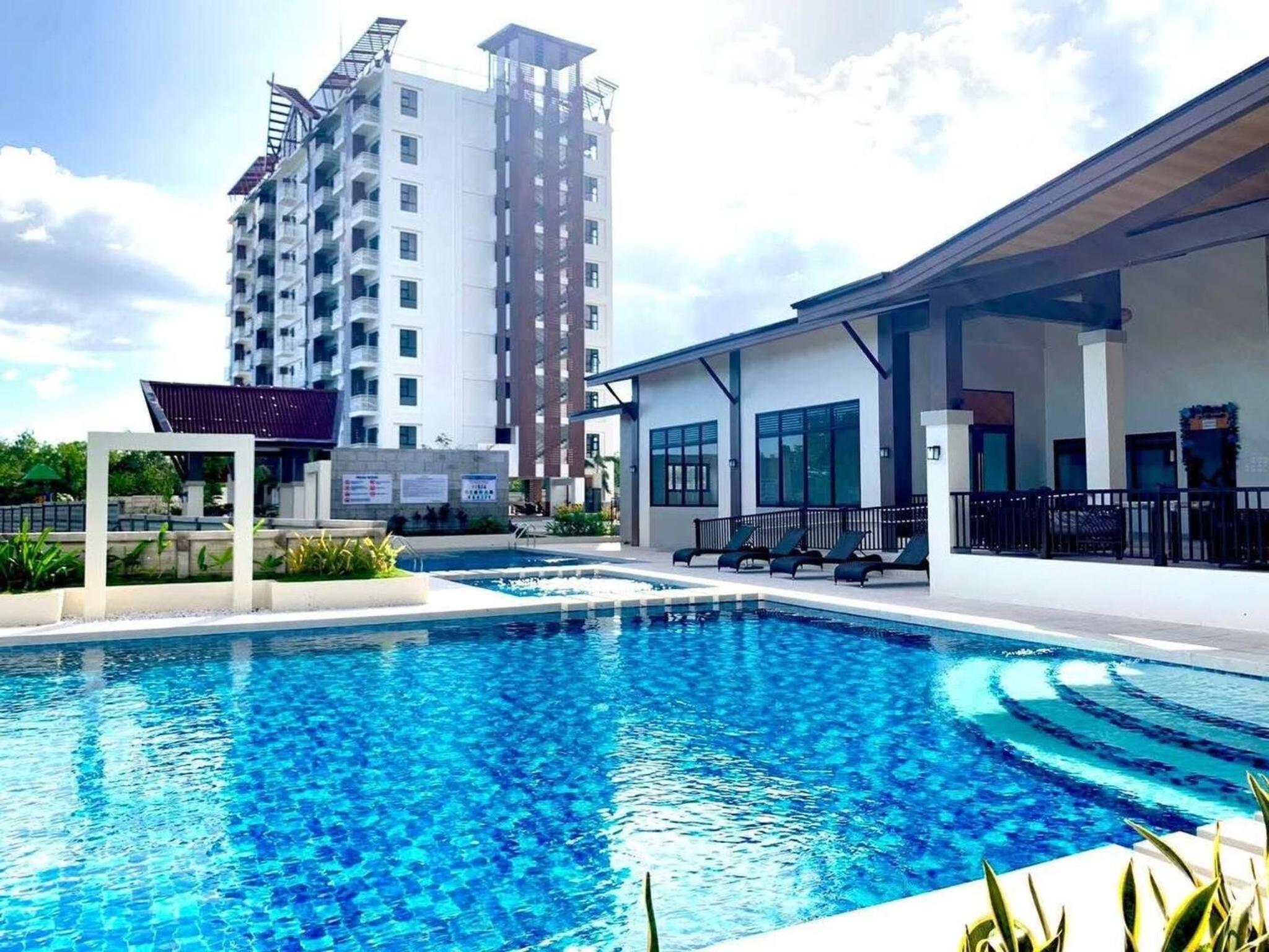 Entire Apartment with pool, gym, and playground near Panglao, Bohol