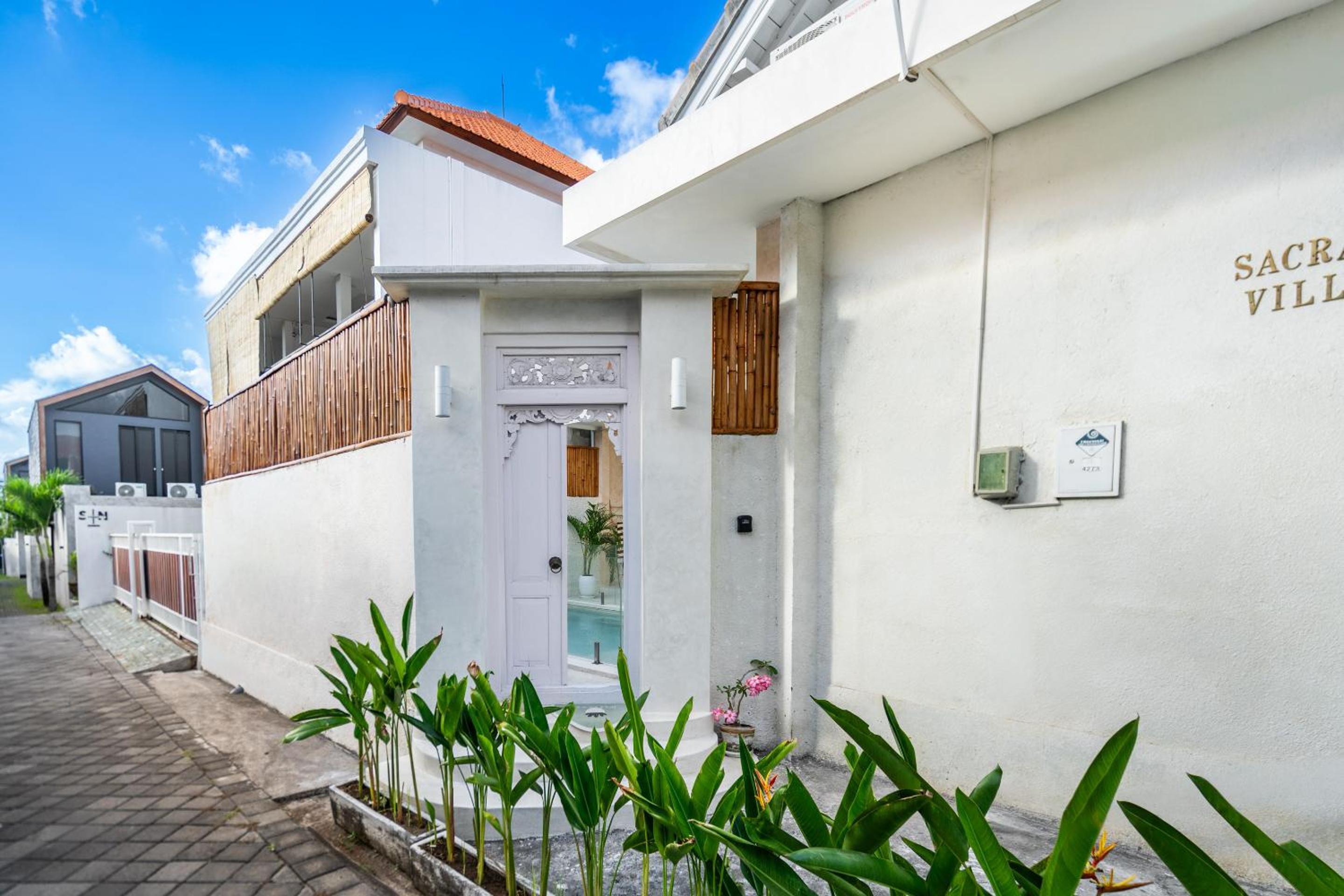 Villa Sacral 3BR Designer Villa with Pool & Gazebo