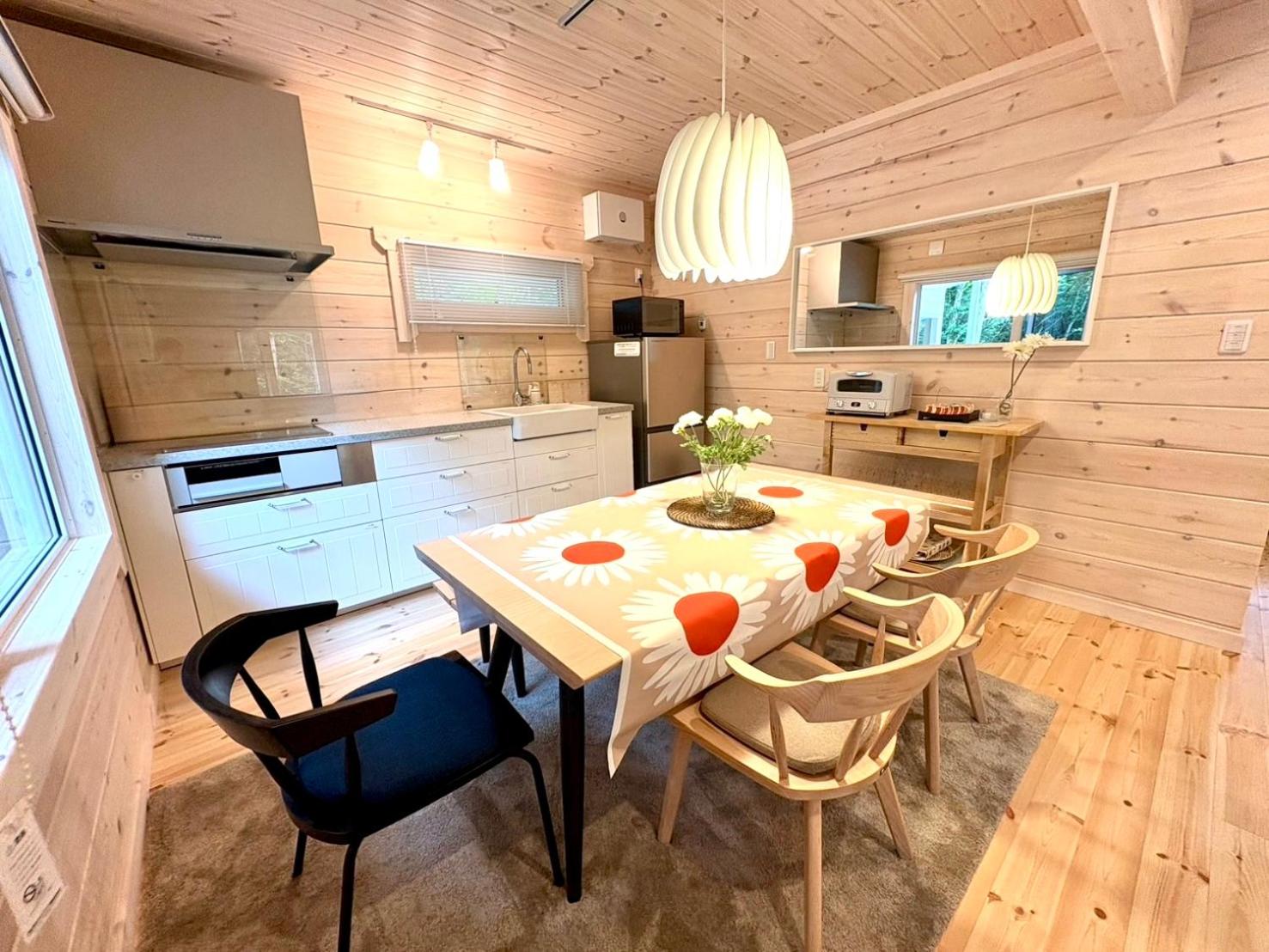 Second House kukka