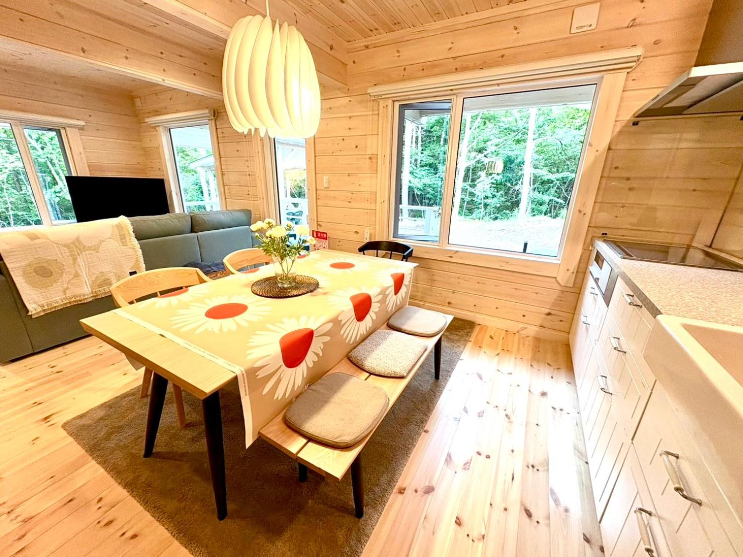 Second House kukka