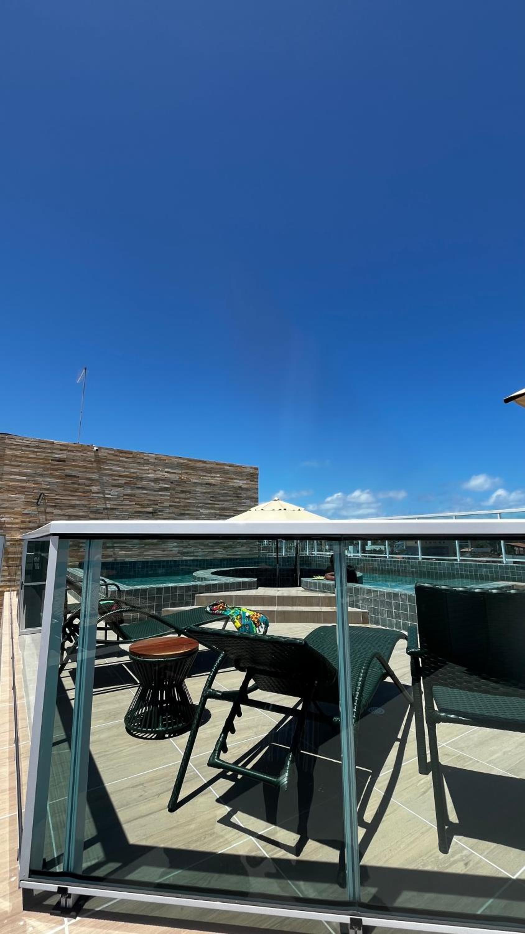 Flat com Hidromassagem Privativa e Piscina no Rooftop no Centro de Porto