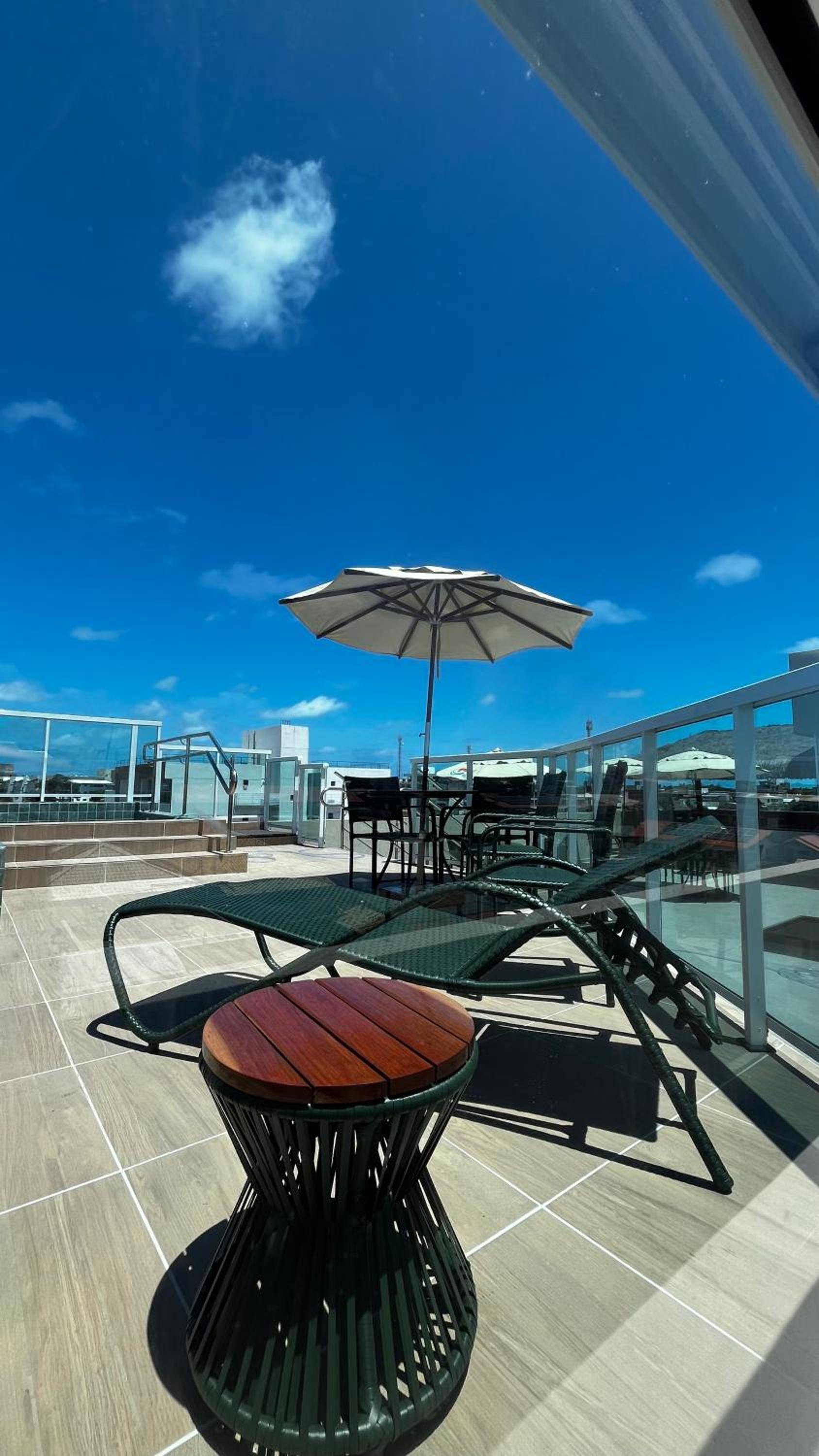 Flat com Hidromassagem Privativa e Piscina no Rooftop no Centro de Porto