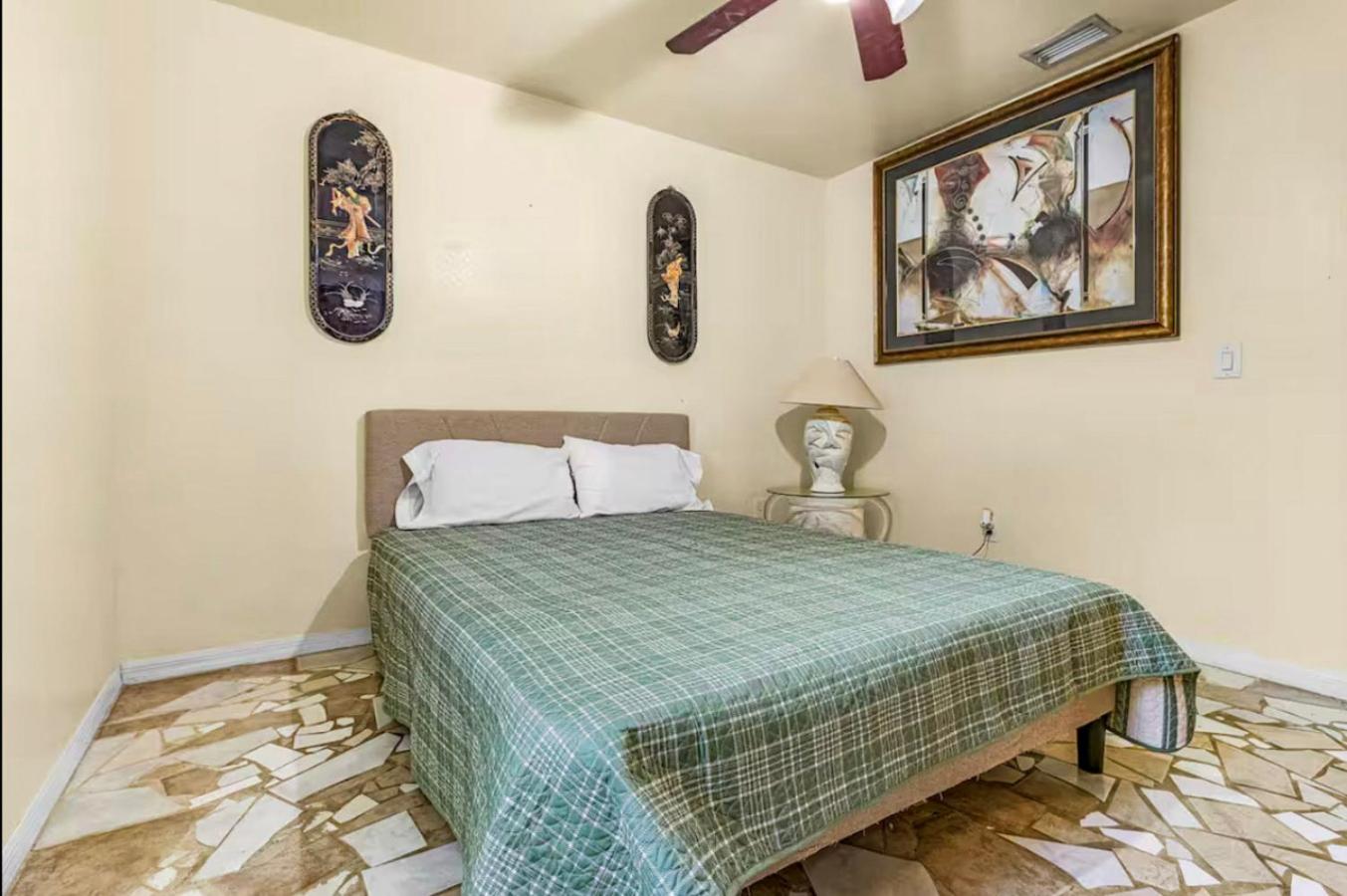 Al Capone - Paradise Home & Apartment