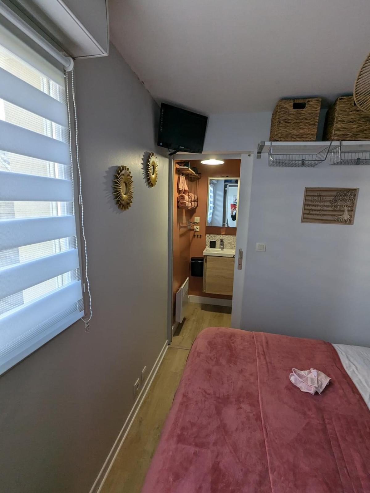 La Camareizh small apartment, beach, GR34 50 m away
