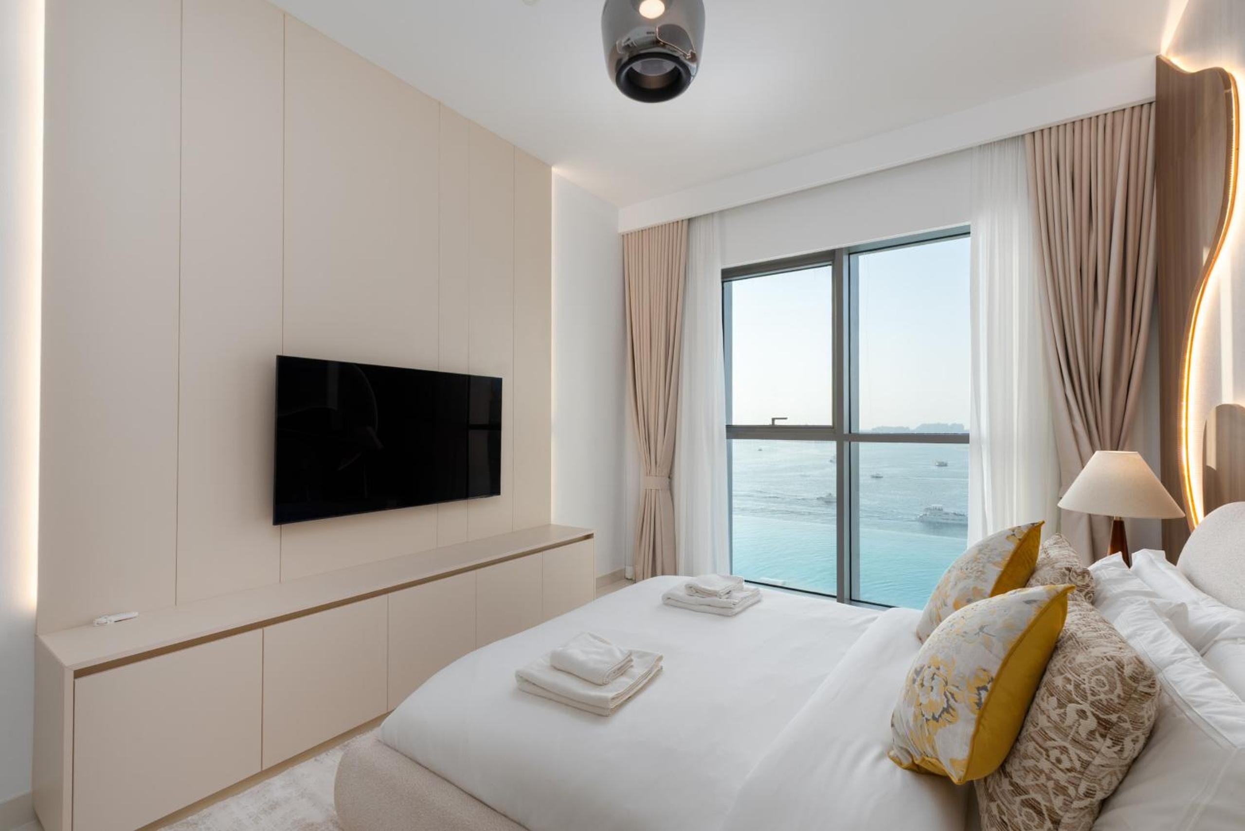 Beach Isle 2, Emaar Beachfront - Mint Stay