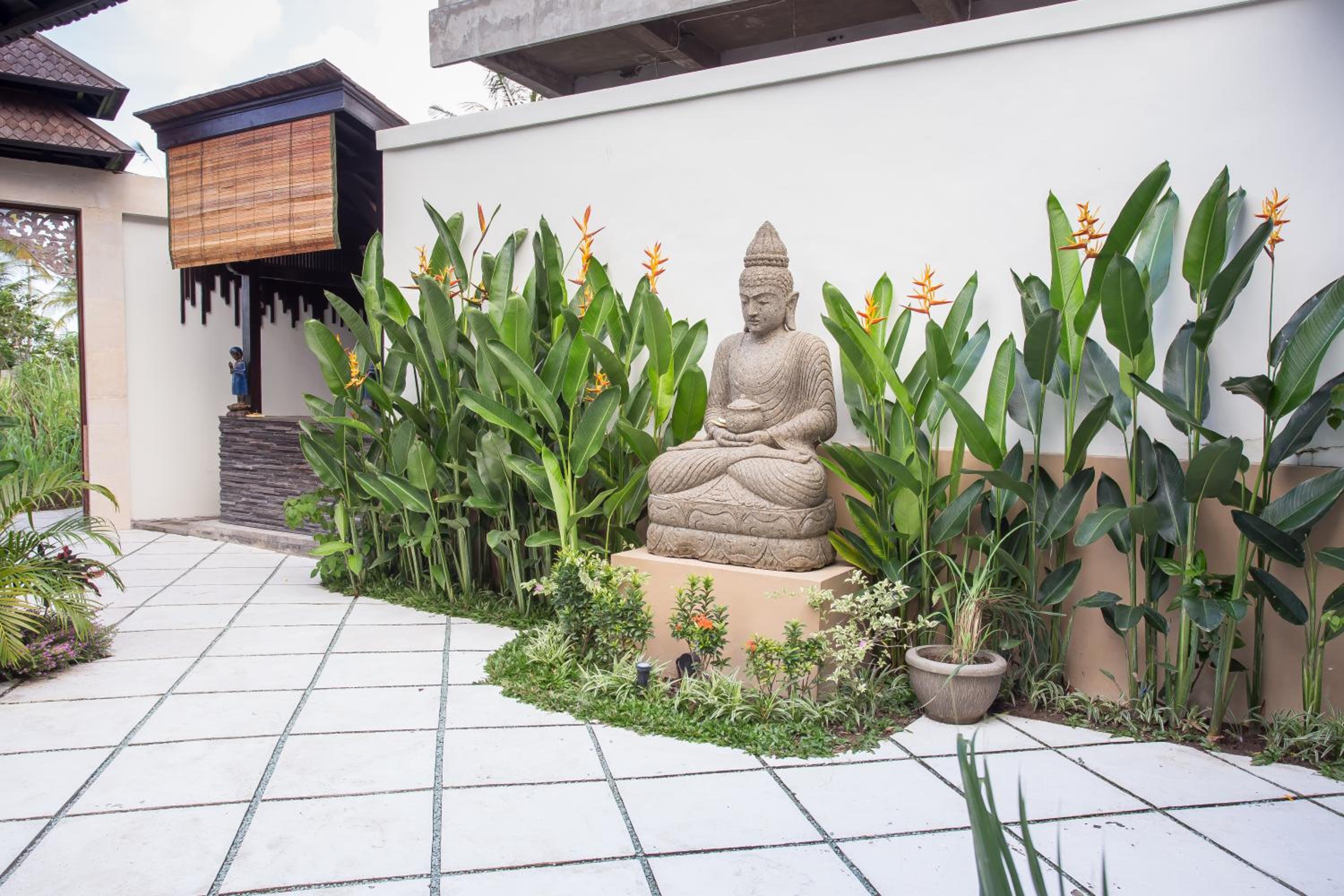 Solo Villas & Retreat