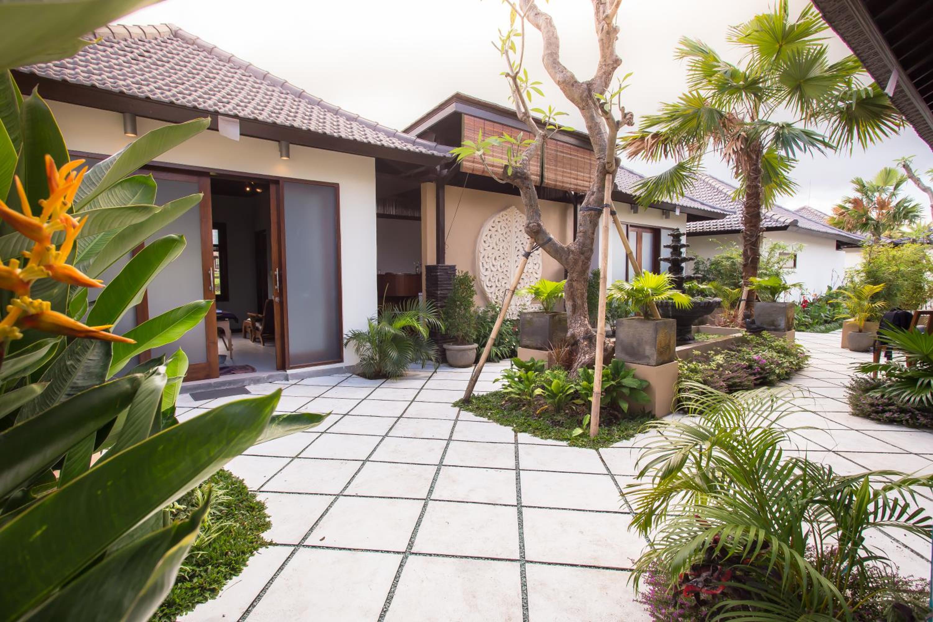 Solo Villas & Retreat