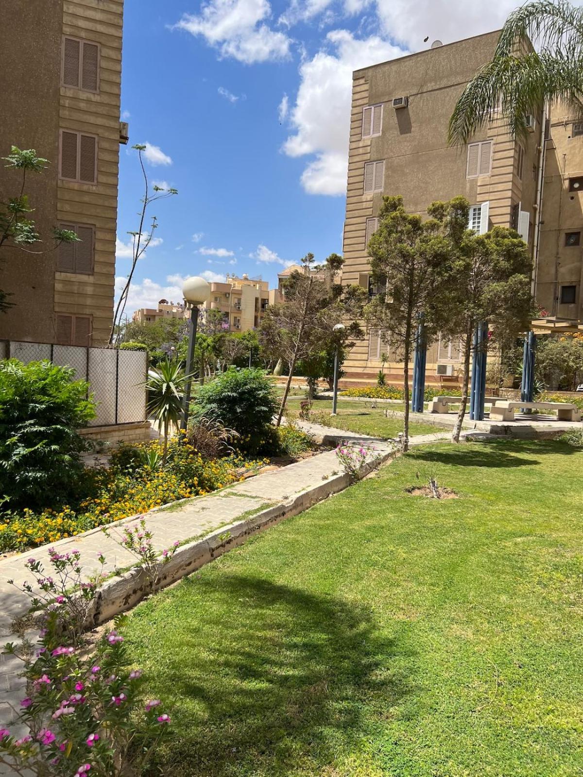 Apartment with garden, 4BR, Zed Park view-compund