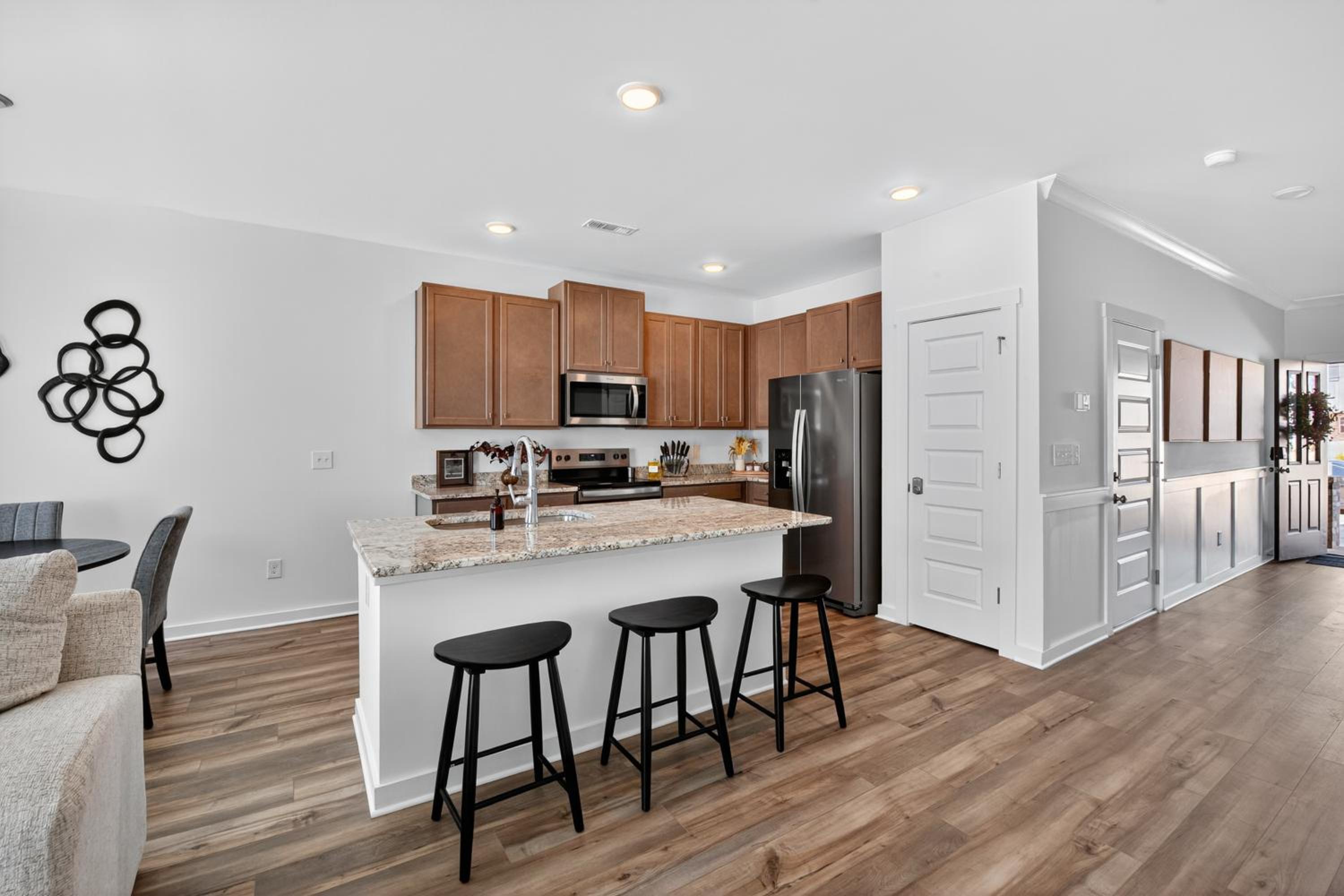 Brand-new Cozy Townhouse - 3BR - 2,5BA - Minutes To Mid City