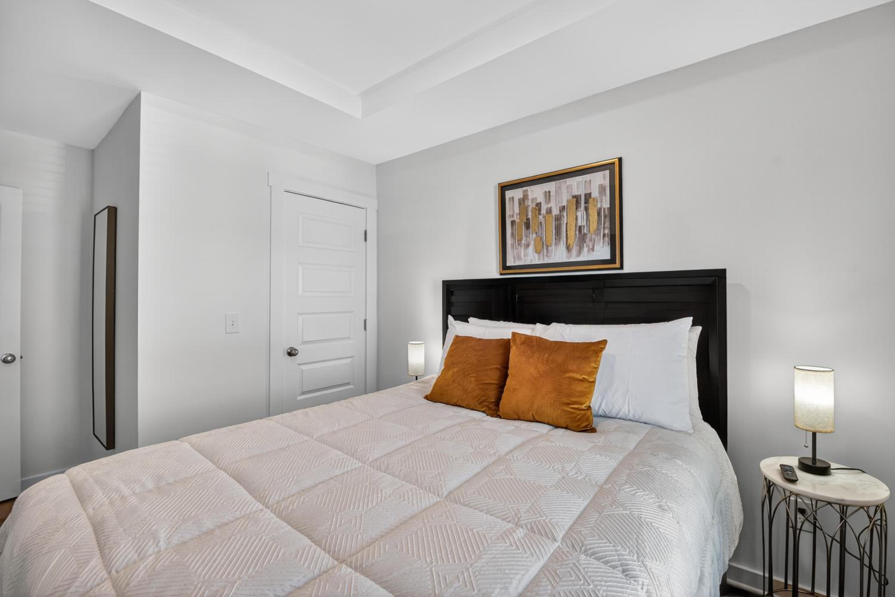 Brand-new Cozy Townhouse - 3BR - 2,5BA - Minutes To Mid City