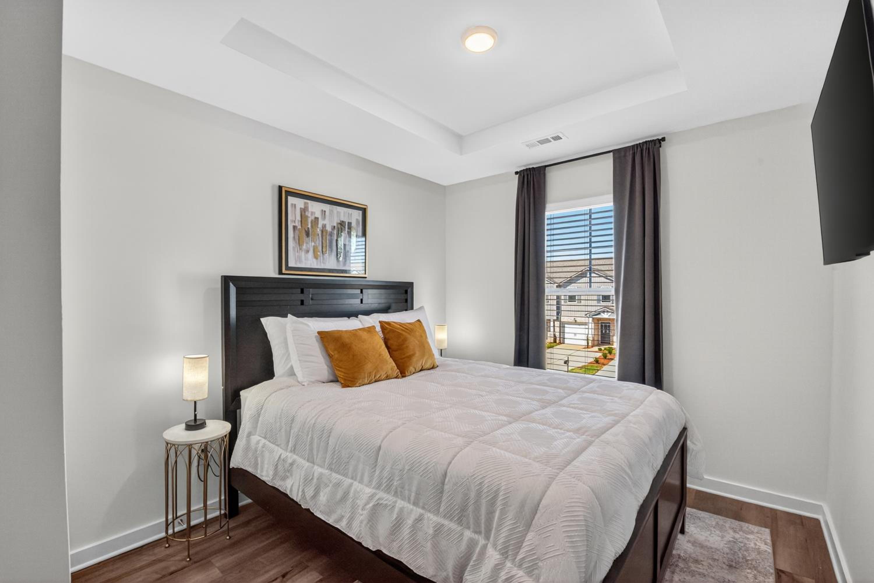 Brand-new Cozy Townhouse - 3BR - 2,5BA - Minutes To Mid City