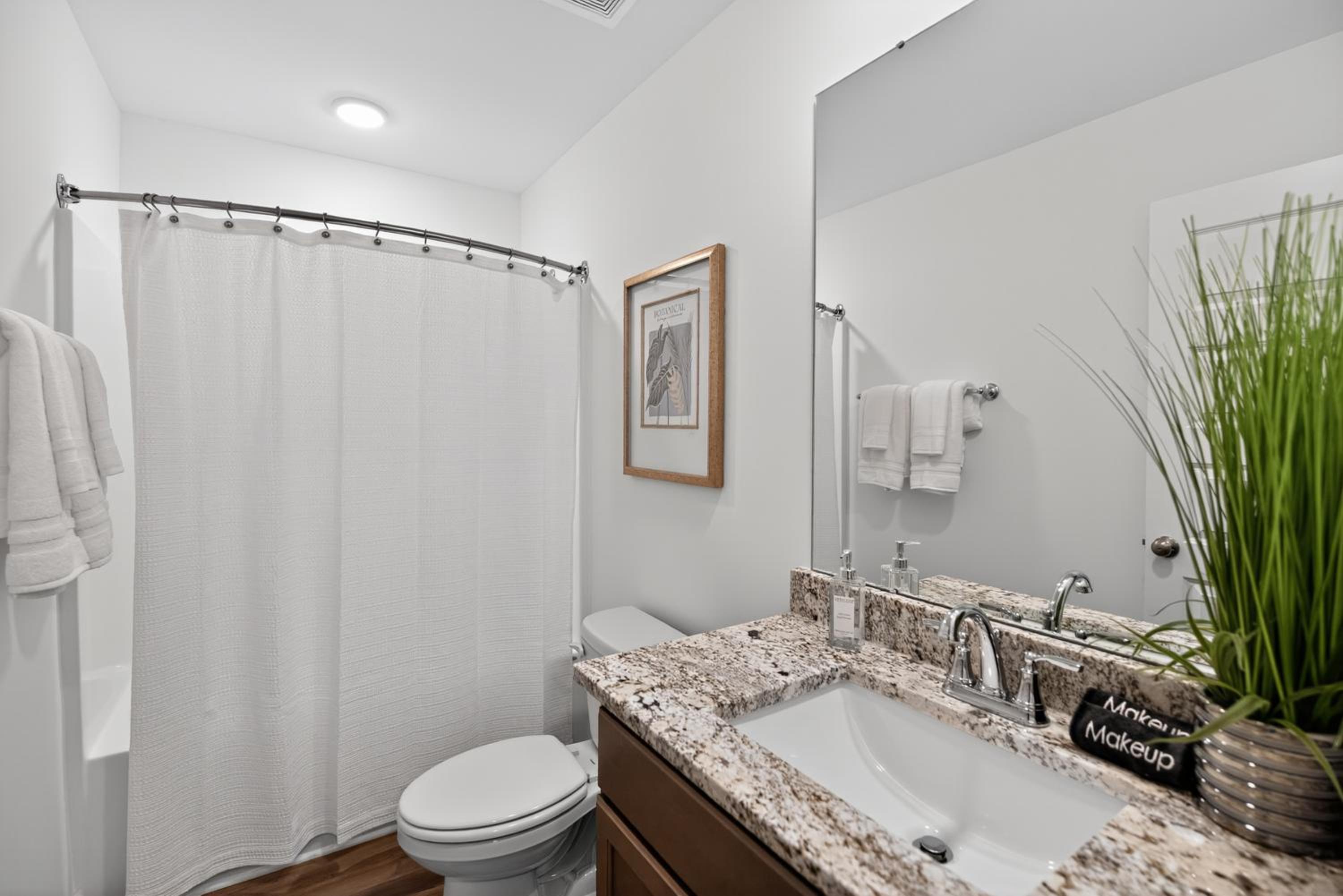 Brand-new Cozy Townhouse - 3BR - 2,5BA - Minutes To Mid City