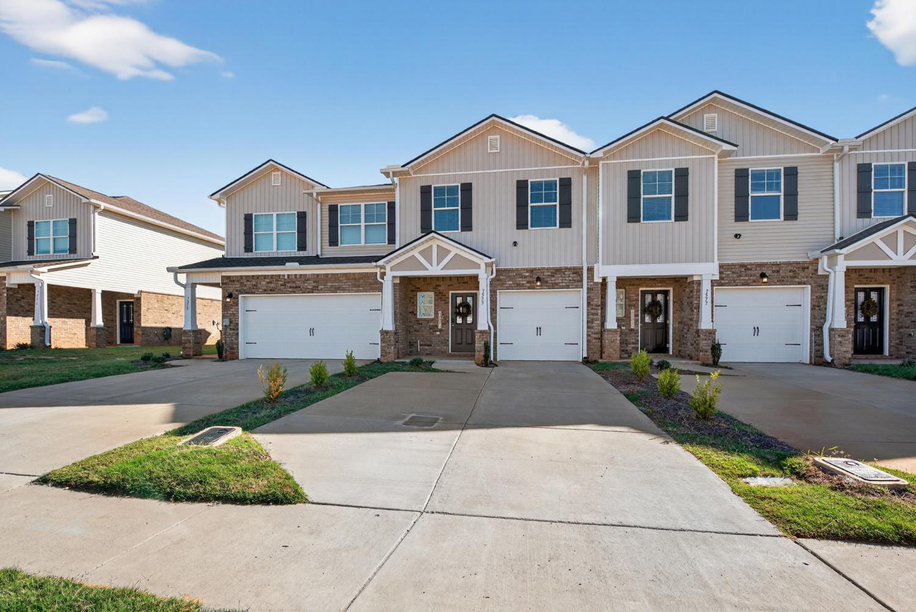 Brand-new Cozy Townhouse - 3BR - 2,5BA - Minutes To Mid City