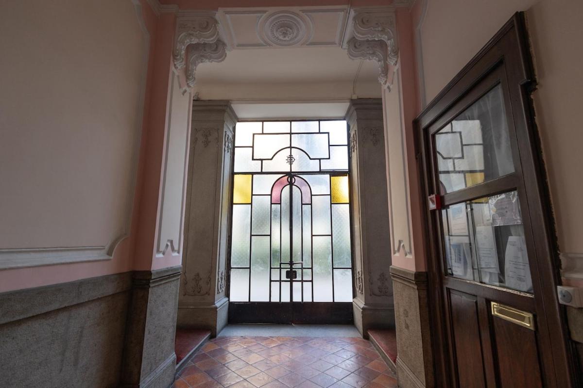 Modern 2BR 2BA Metro Access 12min Duomo
