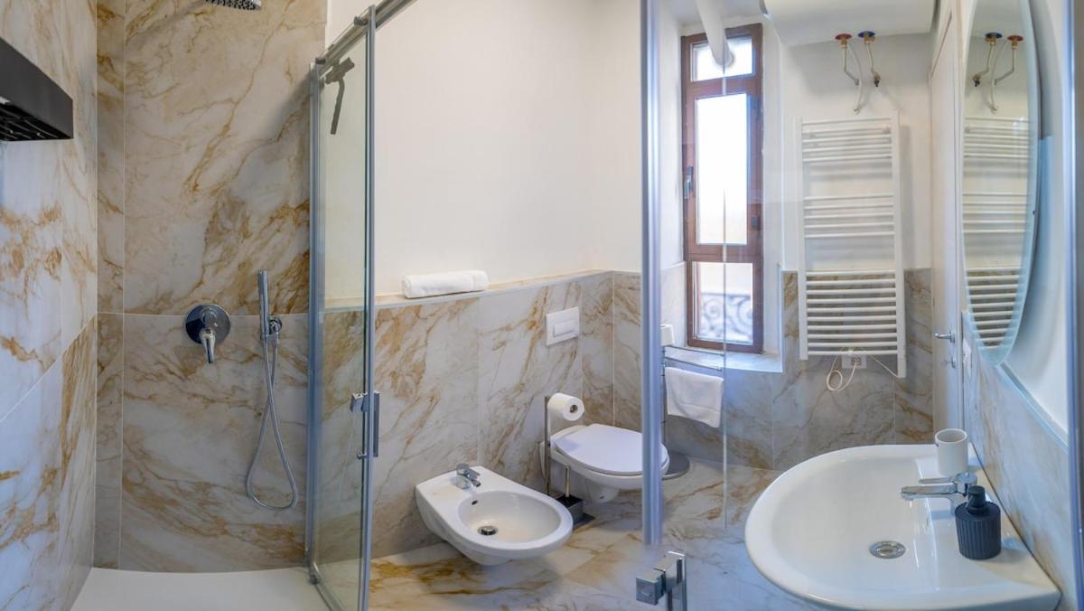 Modern 2BR 2BA Metro Access 12min Duomo