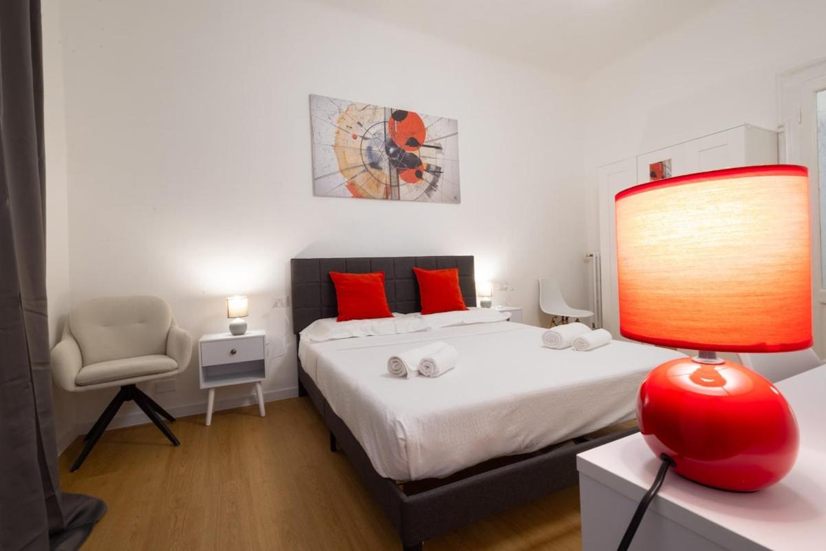 Modern 2BR 2BA Metro Access 12min Duomo