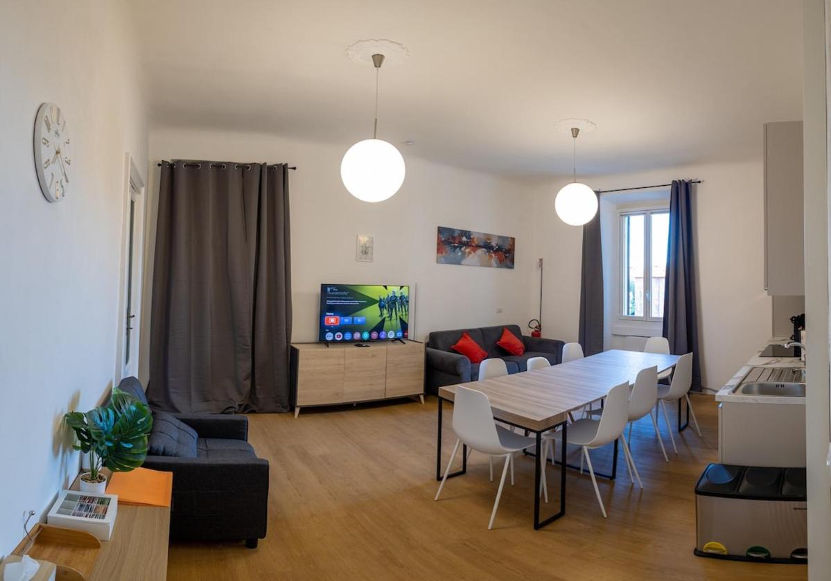 Modern 2BR 2BA Metro Access 12min Duomo