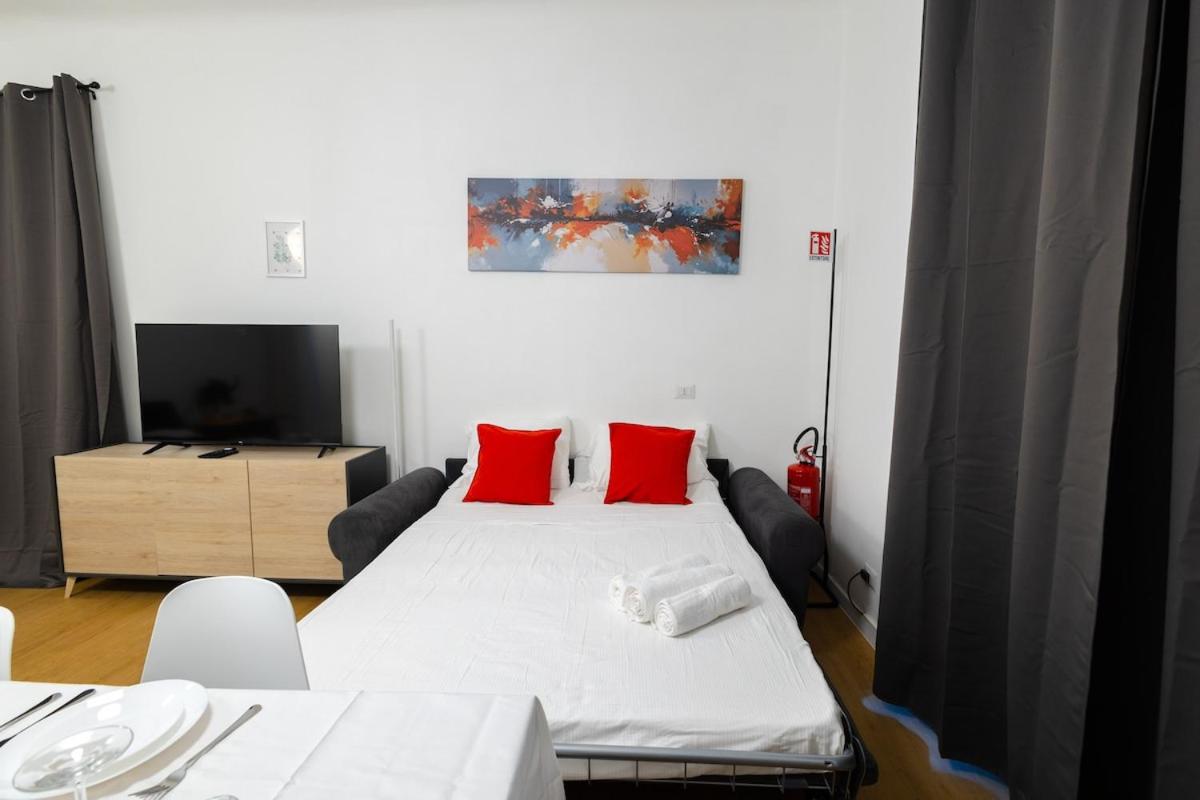 Modern 2BR 2BA Metro Access 12min Duomo