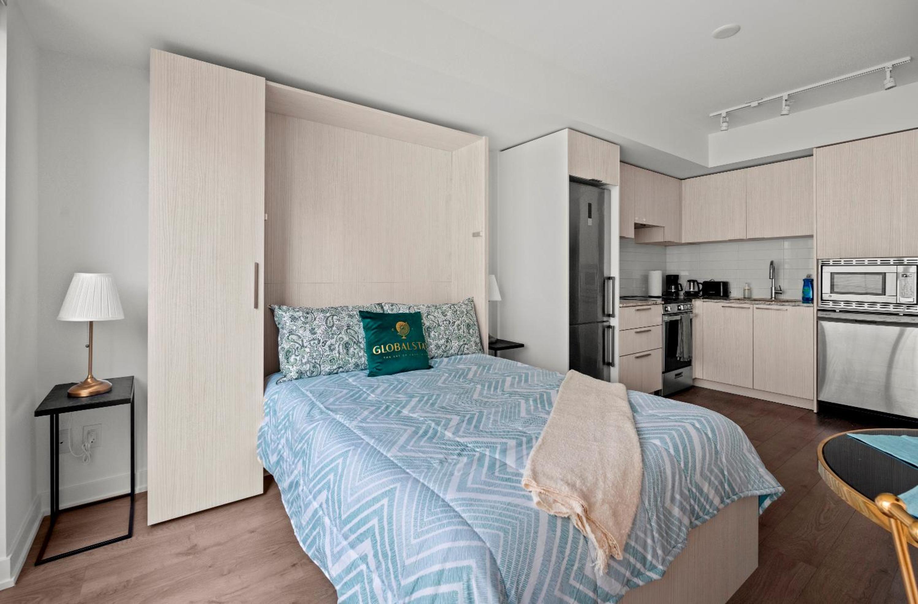 Modern Studio Condo Yonge Street Downtown Toronto