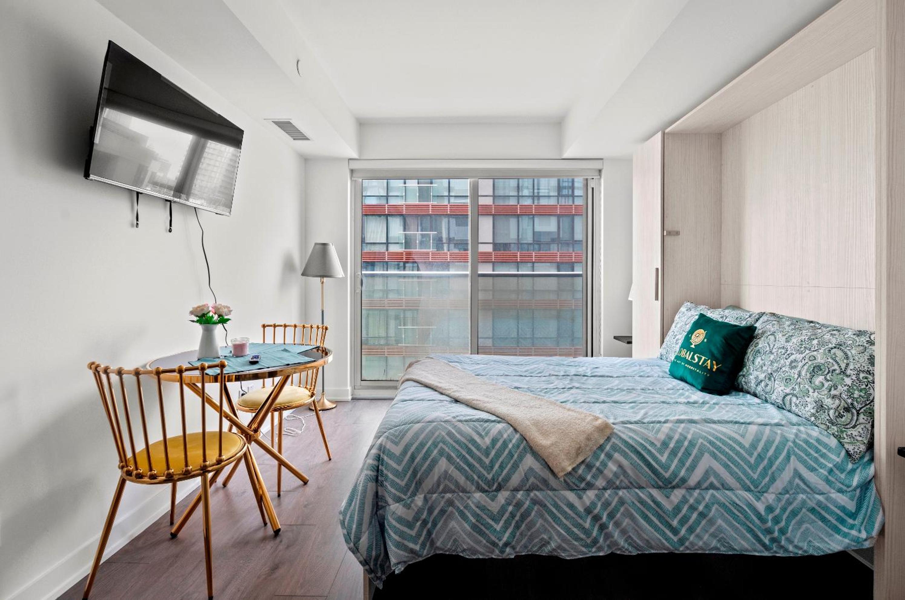 Modern Studio Condo Yonge Street Downtown Toronto