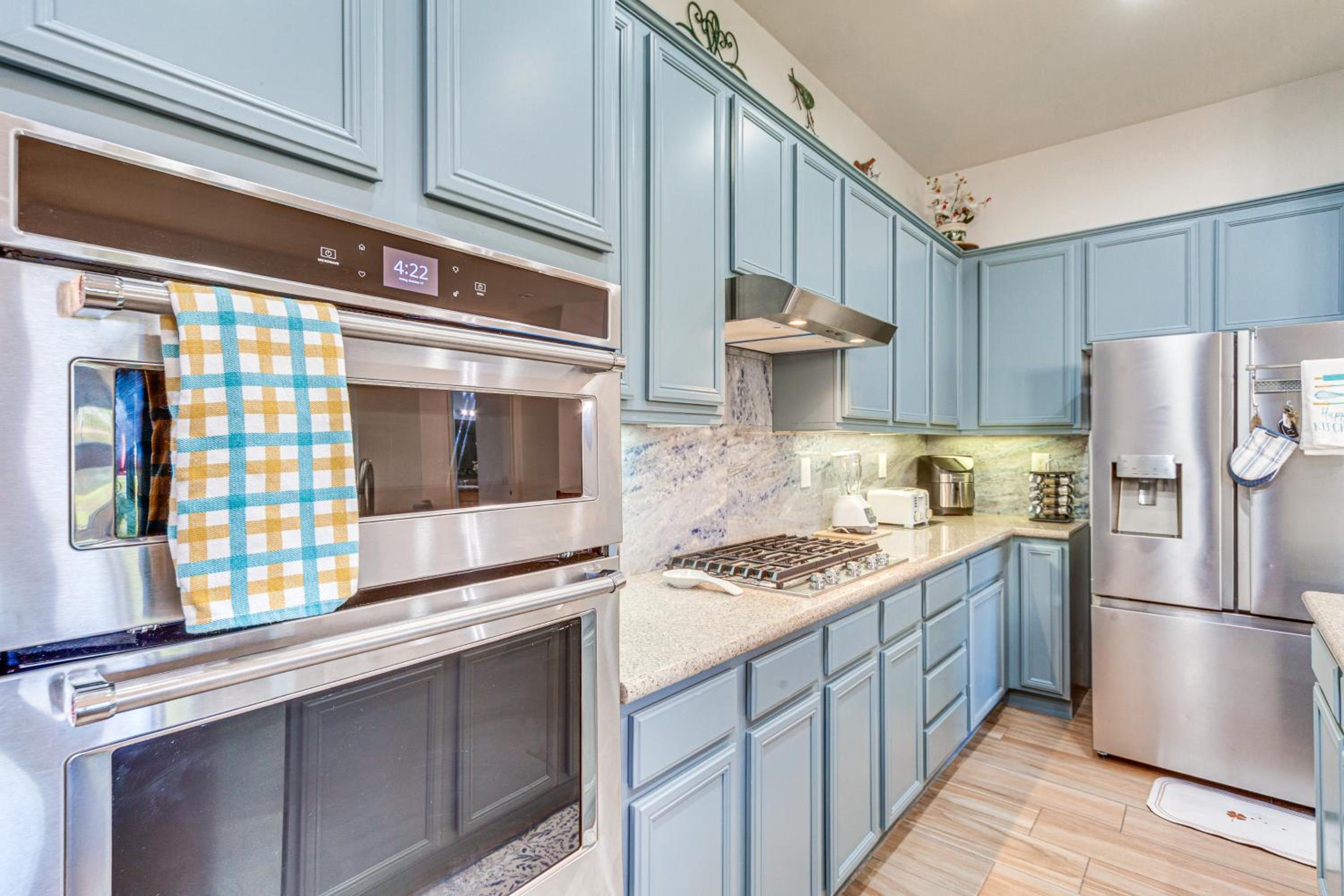 On Golf Course Quiet Indio Home with Pool Access!