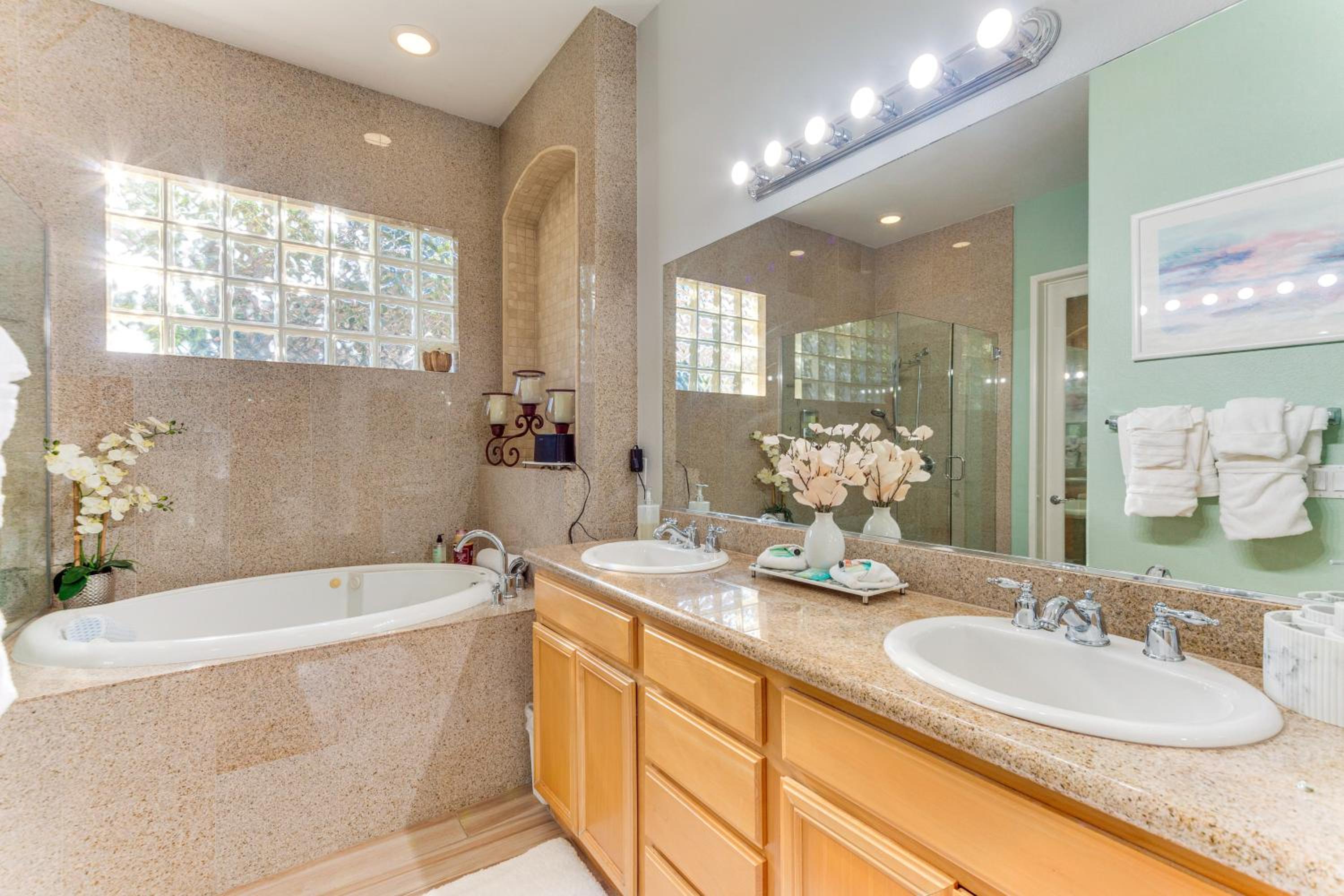 On Golf Course Quiet Indio Home with Pool Access!