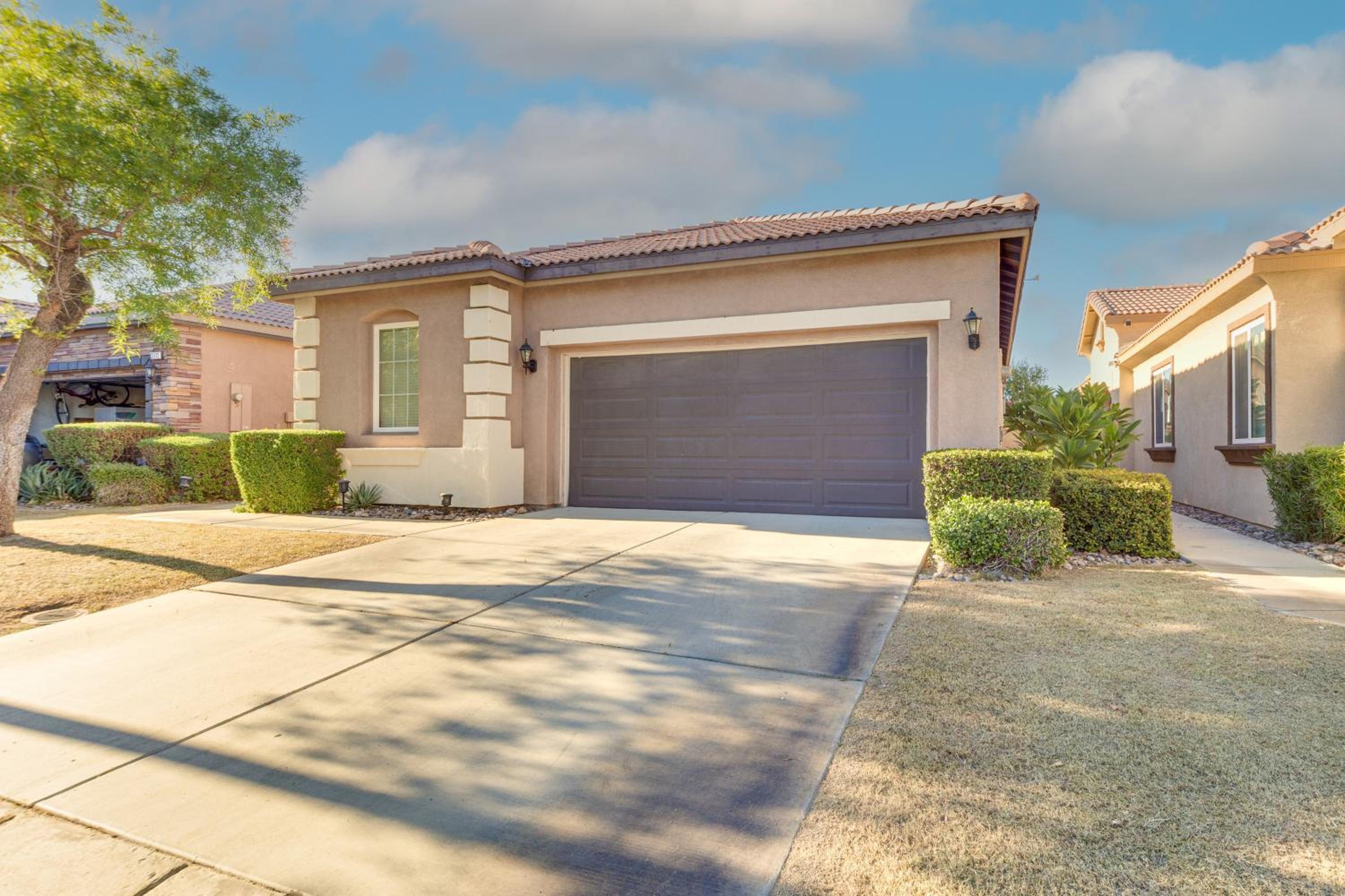 On Golf Course Quiet Indio Home with Pool Access!