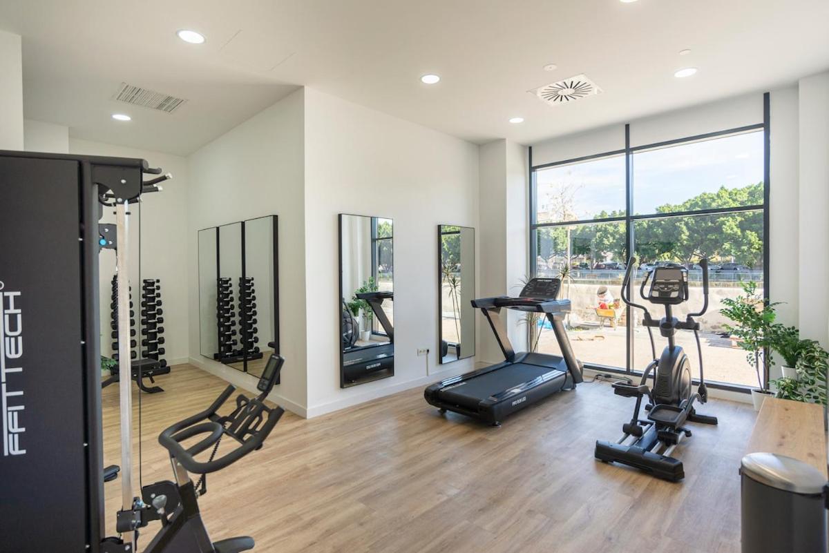 Skyline VIII Pool & Coworking by ELE Apartments