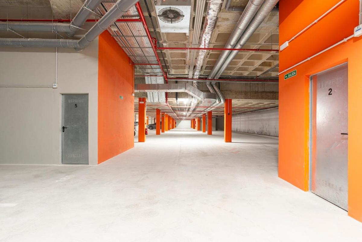 Skyline VIII Pool & Coworking by ELE Apartments