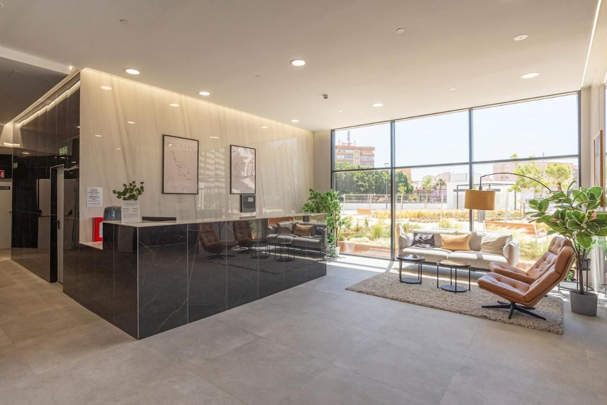 Skyline VIII Pool & Coworking by ELE Apartments