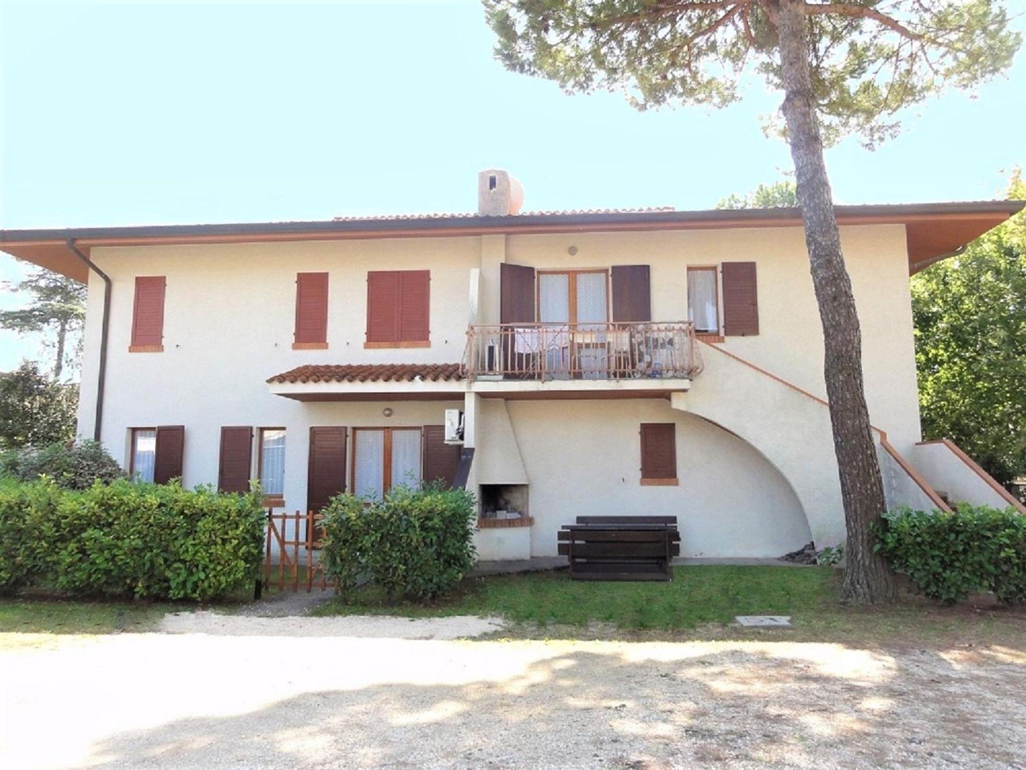 Apartment in a villa with garden