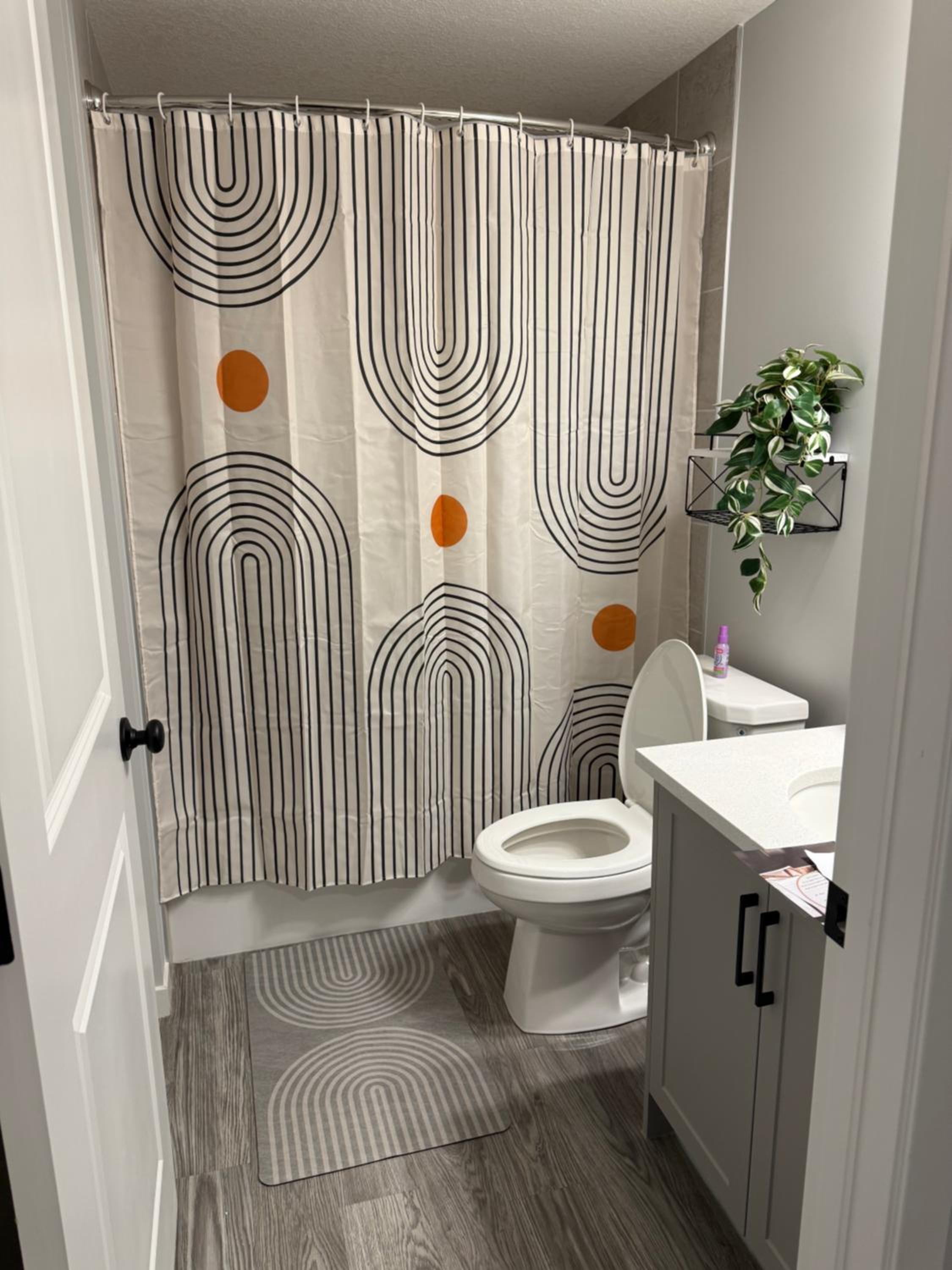 Relax, Recharge, Repeat 2Bedroom Walkout Haven