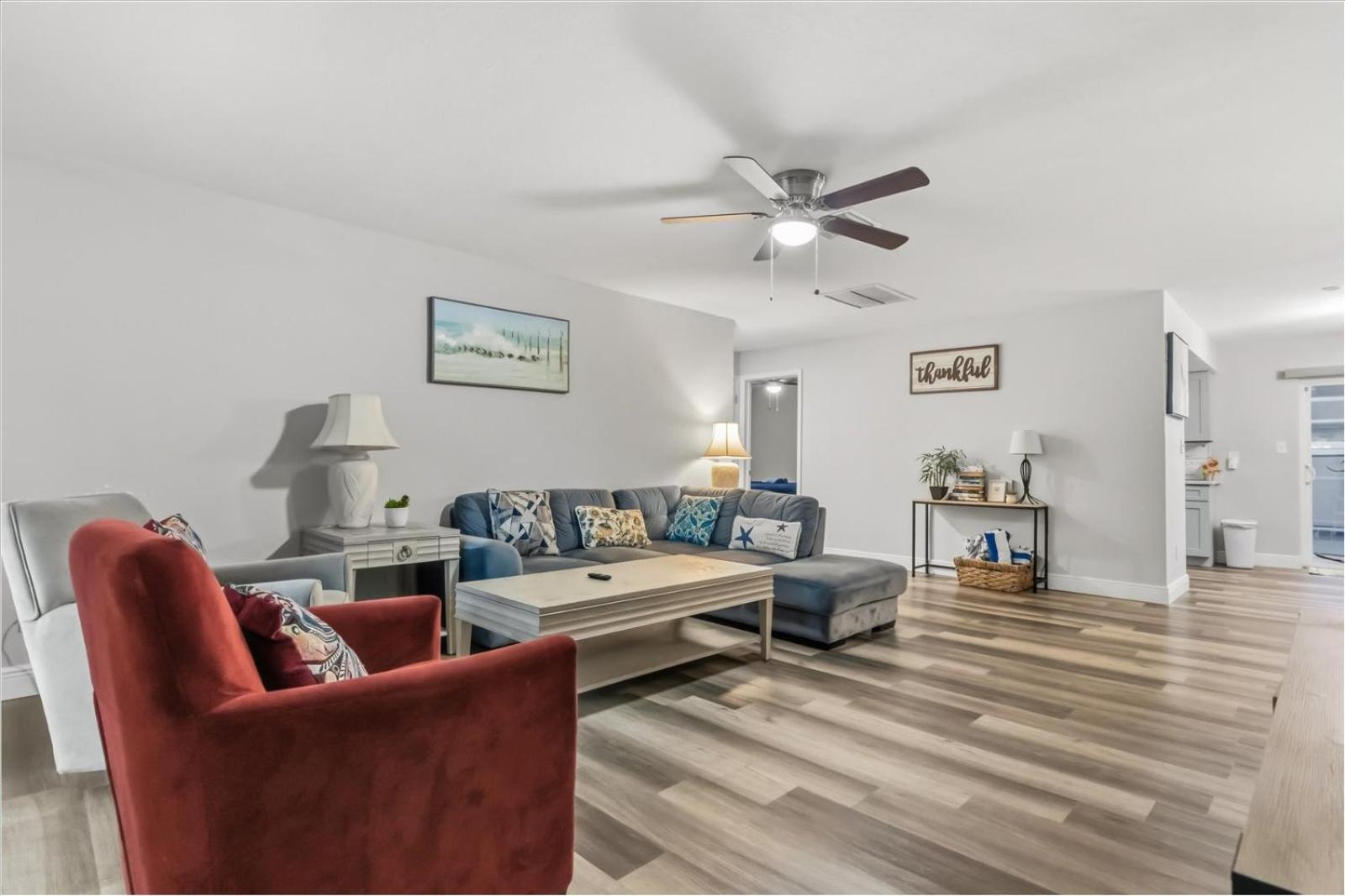 Sunny Spacious 4BR Comfort Pool