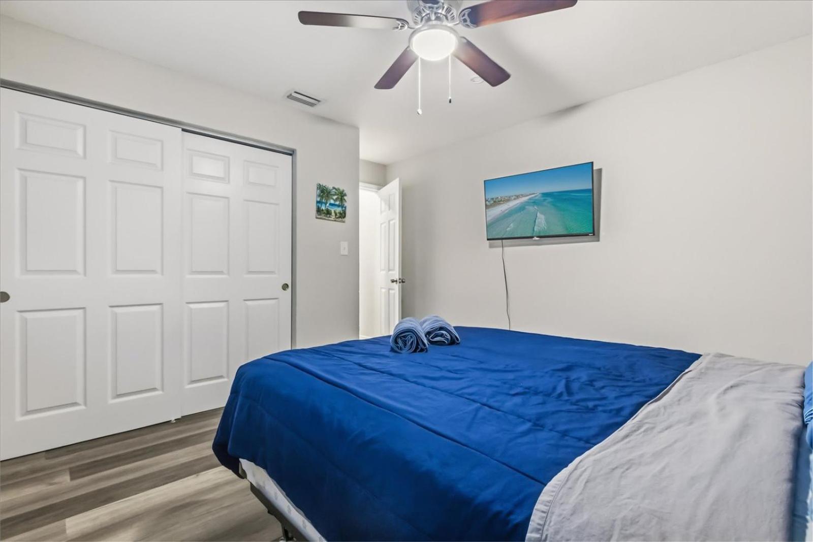 Sunny Spacious 4BR Comfort Pool