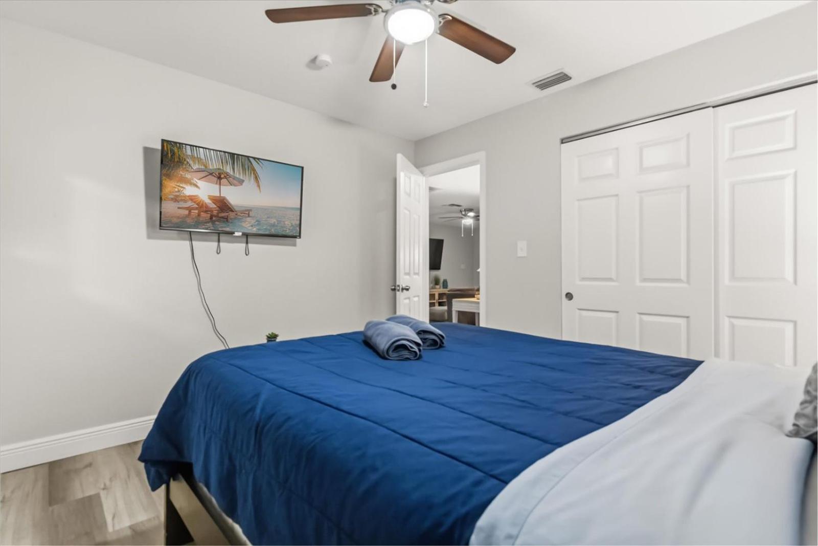 Sunny Spacious 4BR Comfort Pool