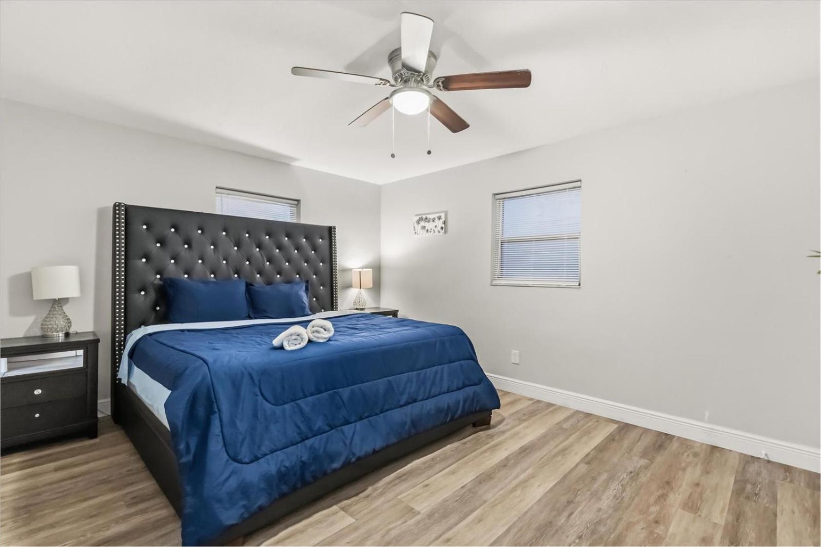 Sunny Spacious 4BR Comfort Pool