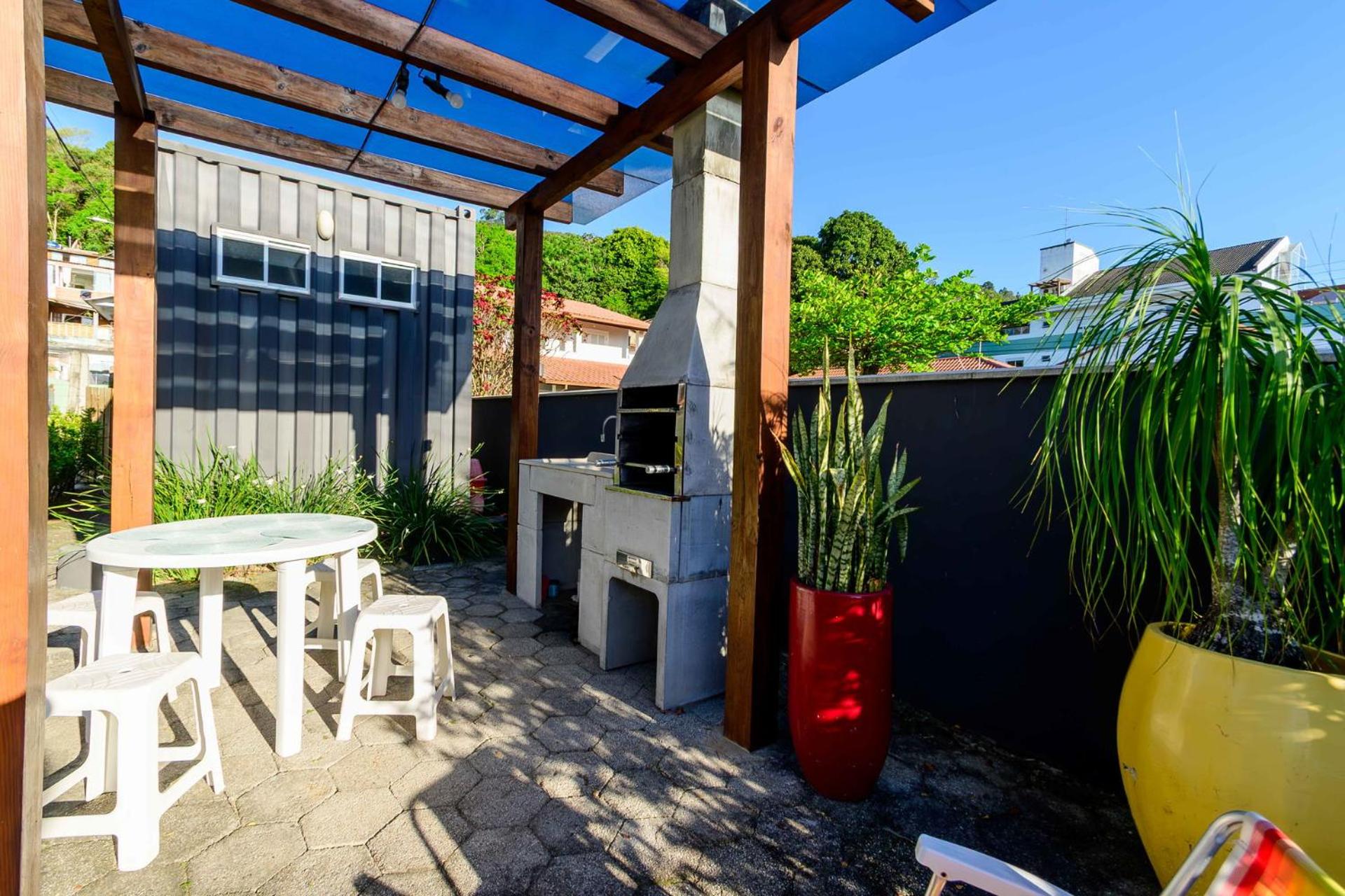 Casa container a 1 quadra do mar CA1080