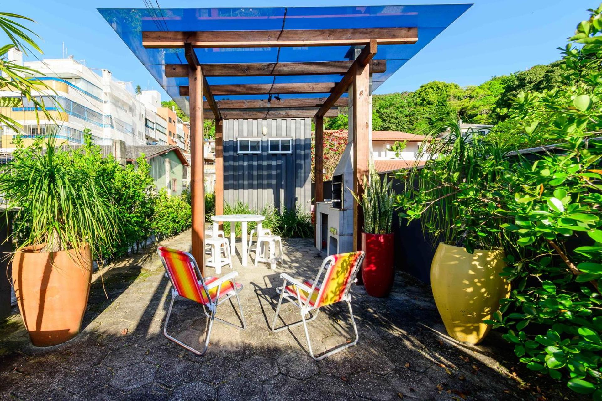 Casa container a 1 quadra do mar CA1080