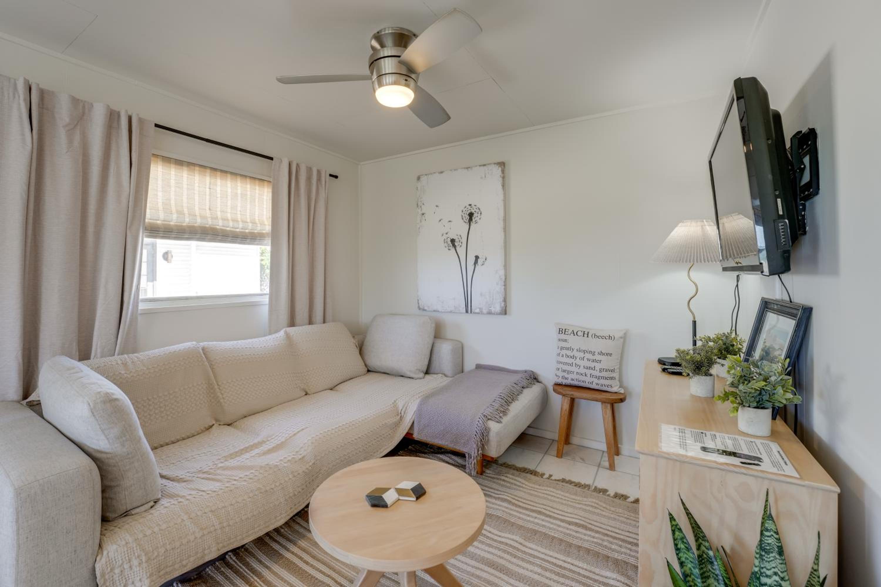 Beachfront Bliss and BBQs! Indian Rocks Beach Escape