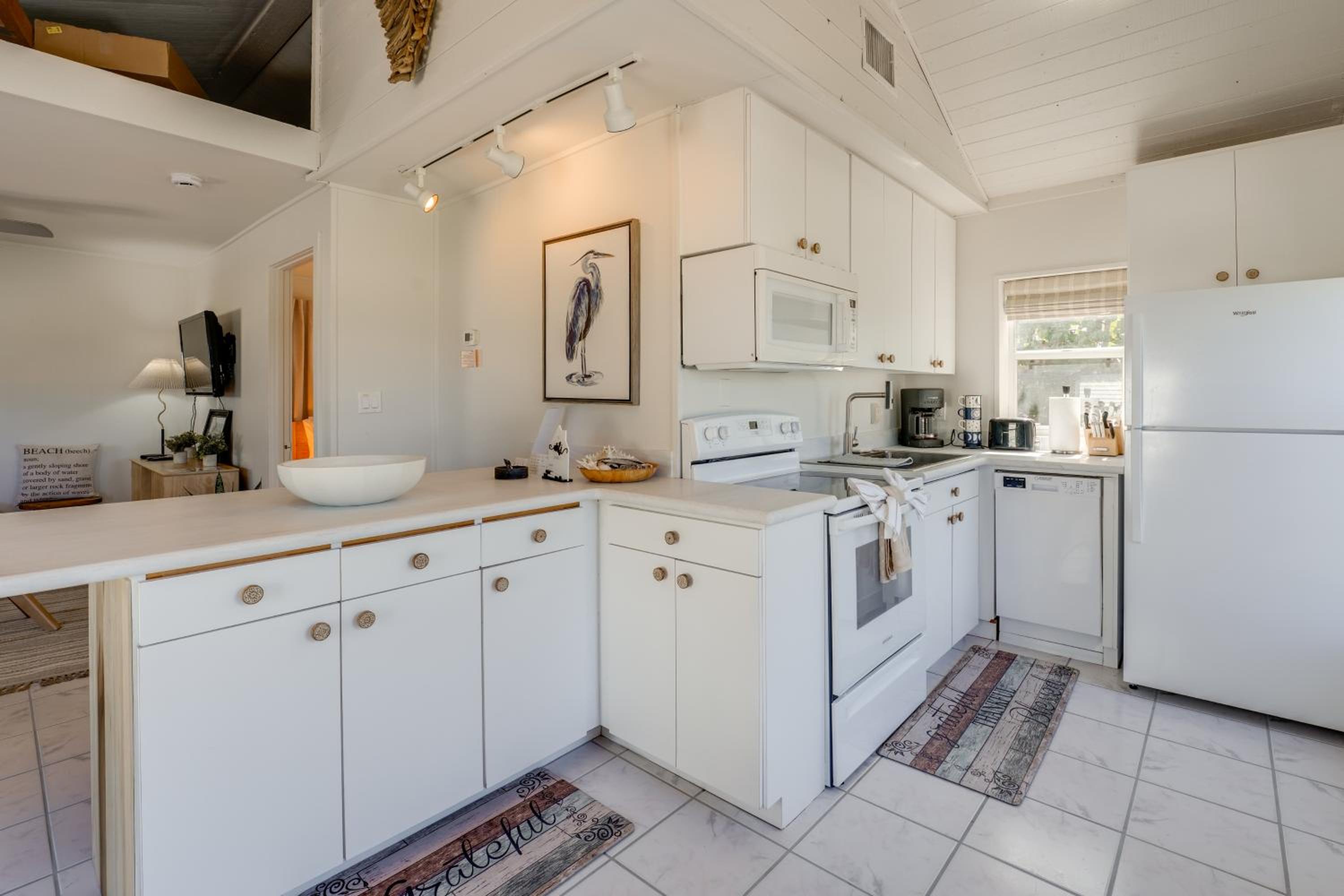Beachfront Bliss and BBQs! Indian Rocks Beach Escape
