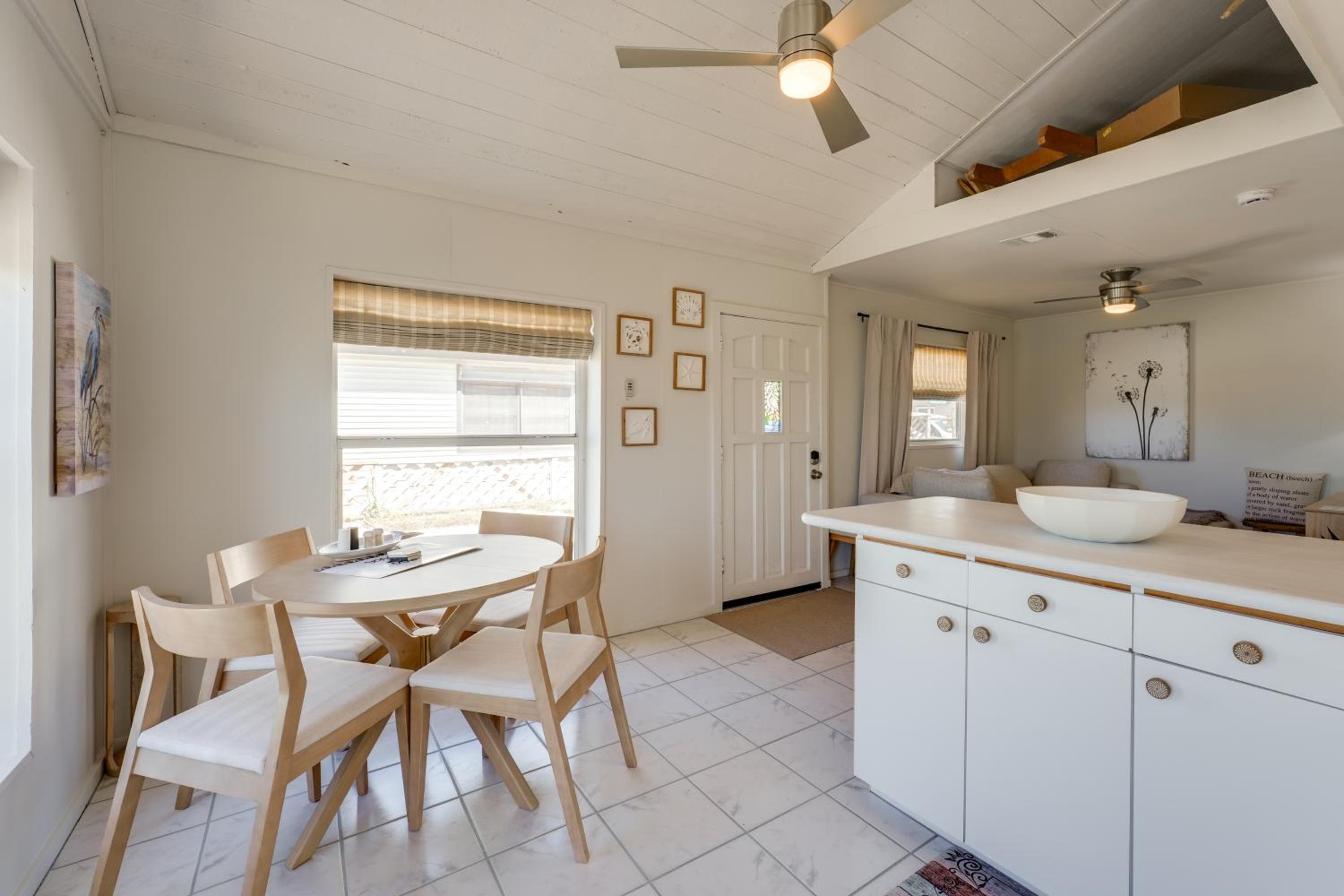 Beachfront Bliss and BBQs! Indian Rocks Beach Escape