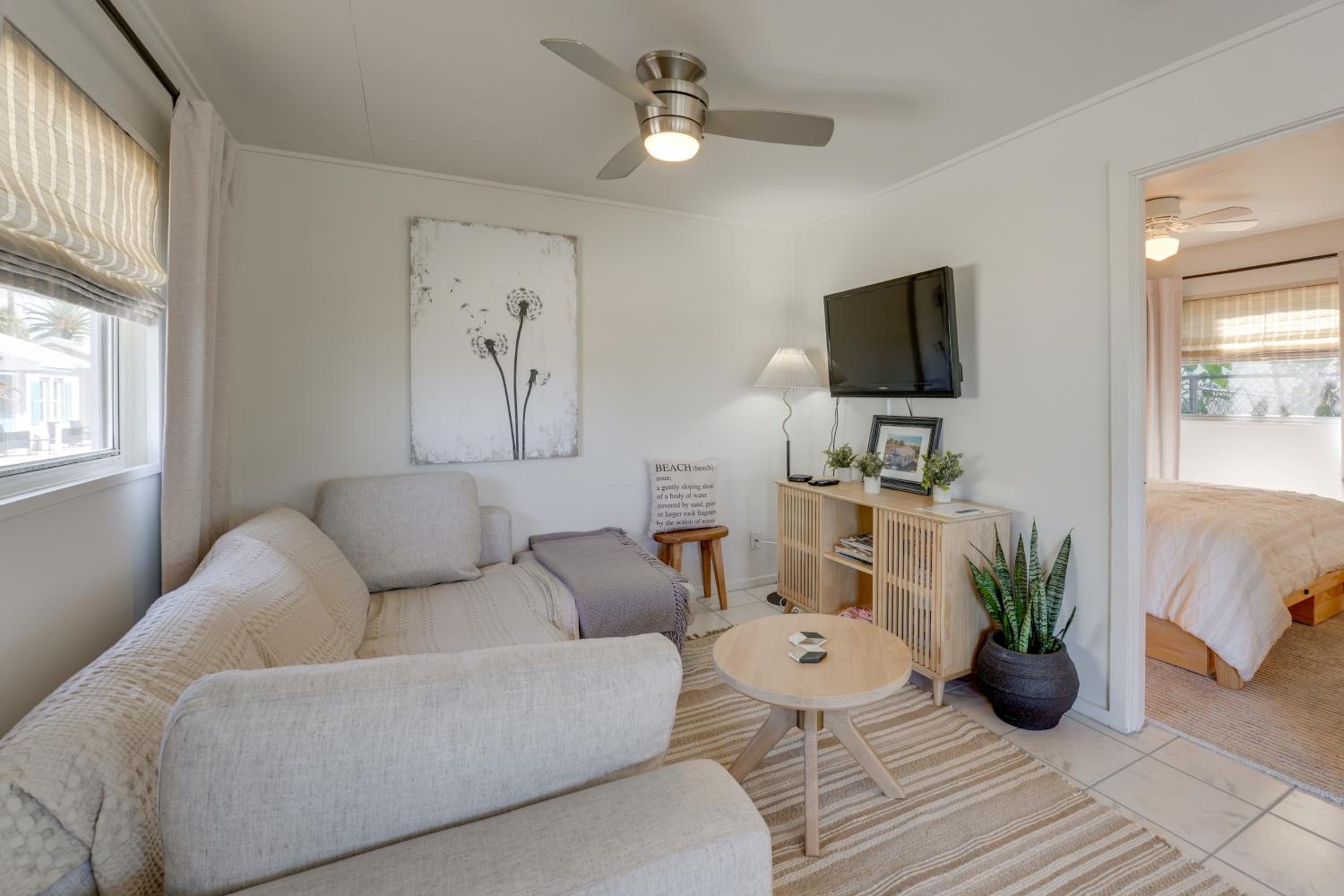 Beachfront Bliss and BBQs! Indian Rocks Beach Escape