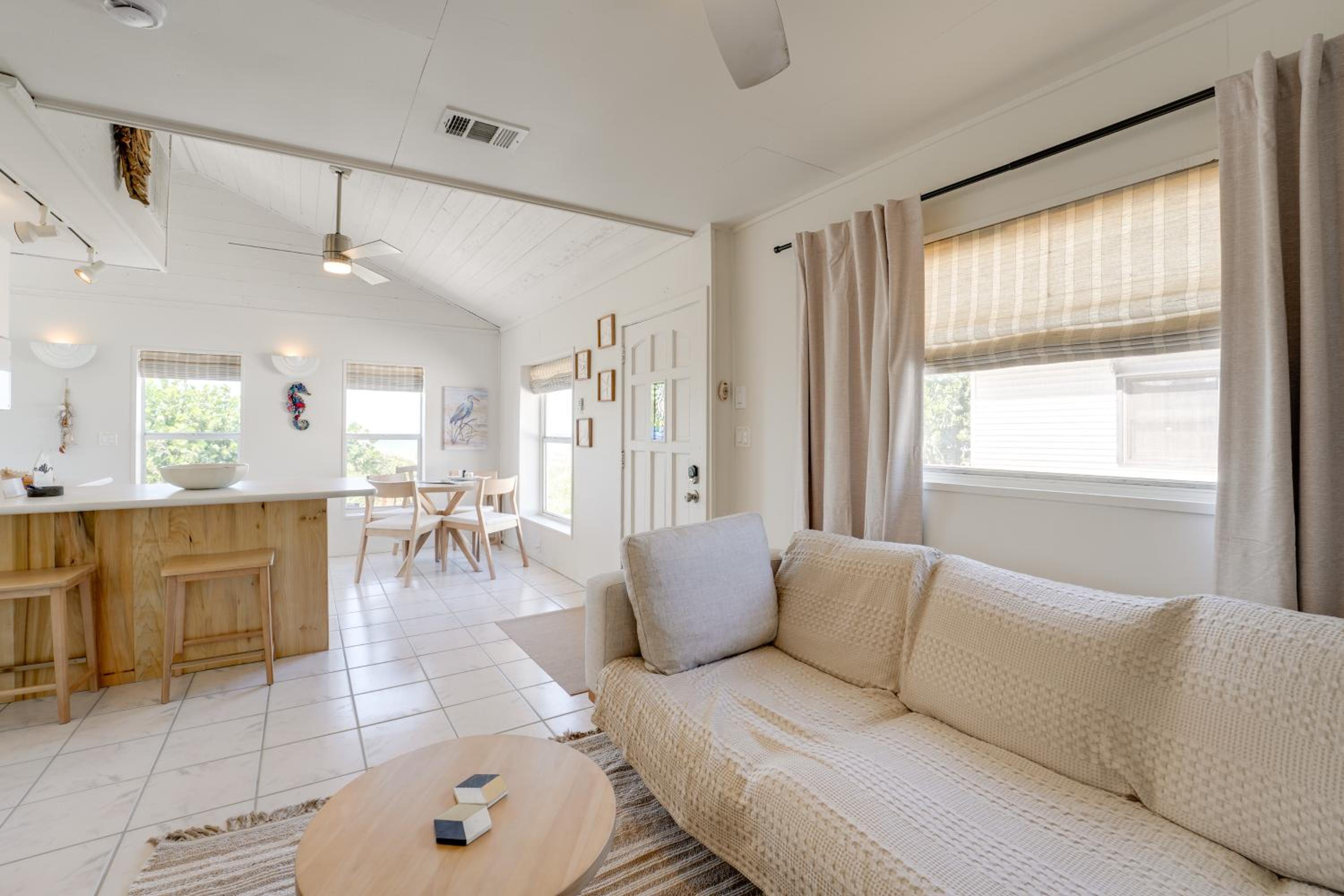 Beachfront Bliss and BBQs! Indian Rocks Beach Escape
