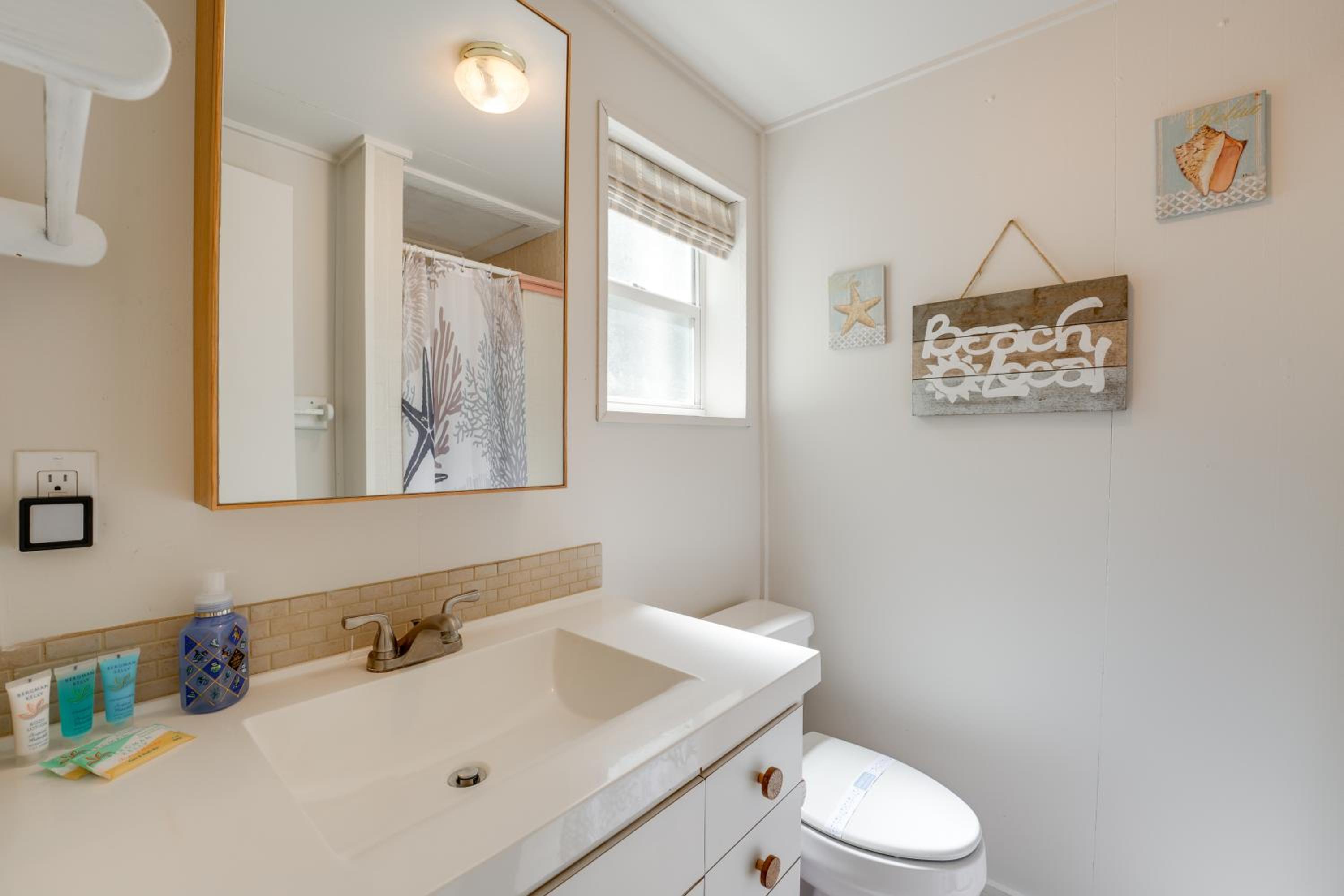 Beachfront Bliss and BBQs! Indian Rocks Beach Escape