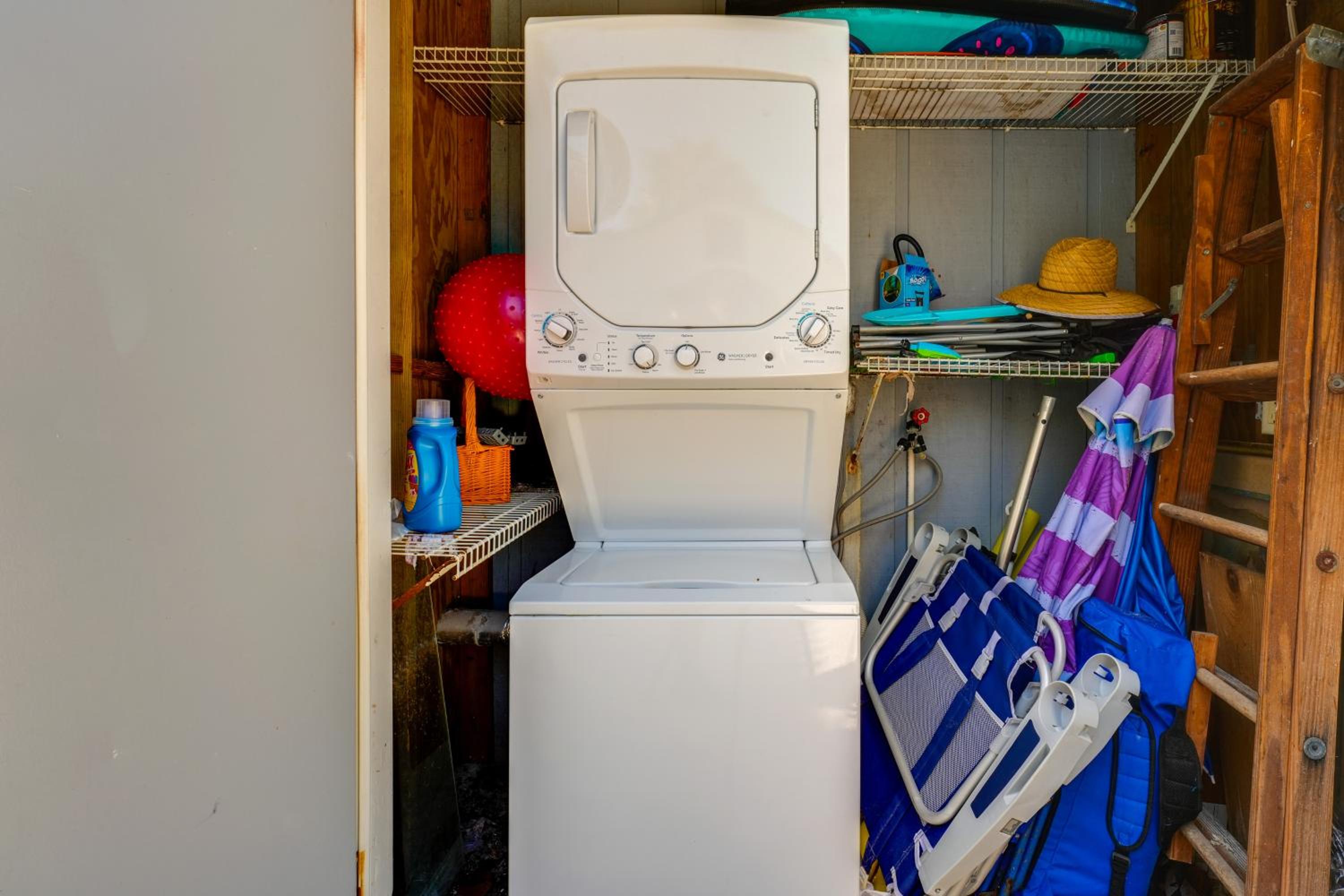 Beachfront Bliss and BBQs! Indian Rocks Beach Escape