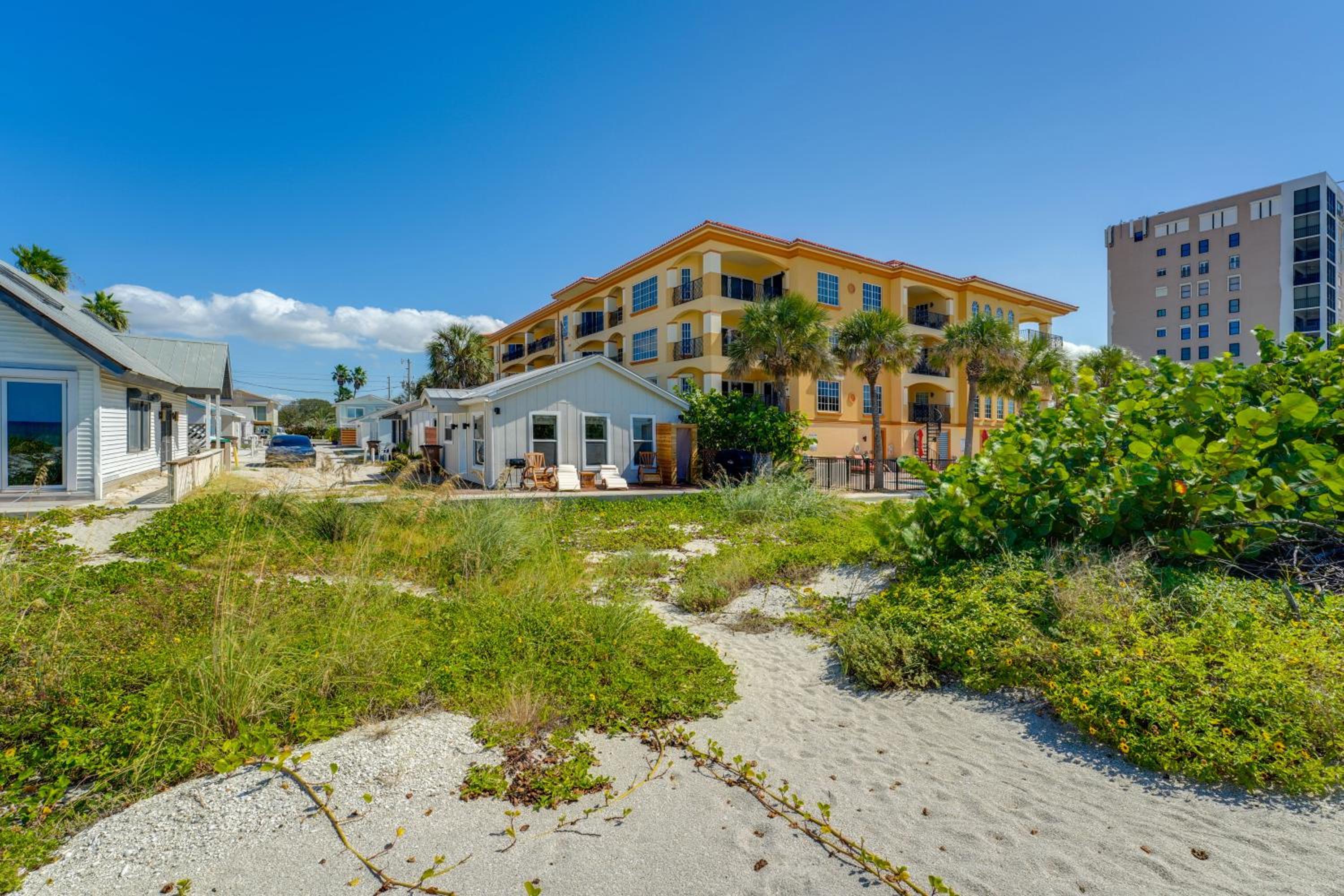 Beachfront Bliss and BBQs! Indian Rocks Beach Escape