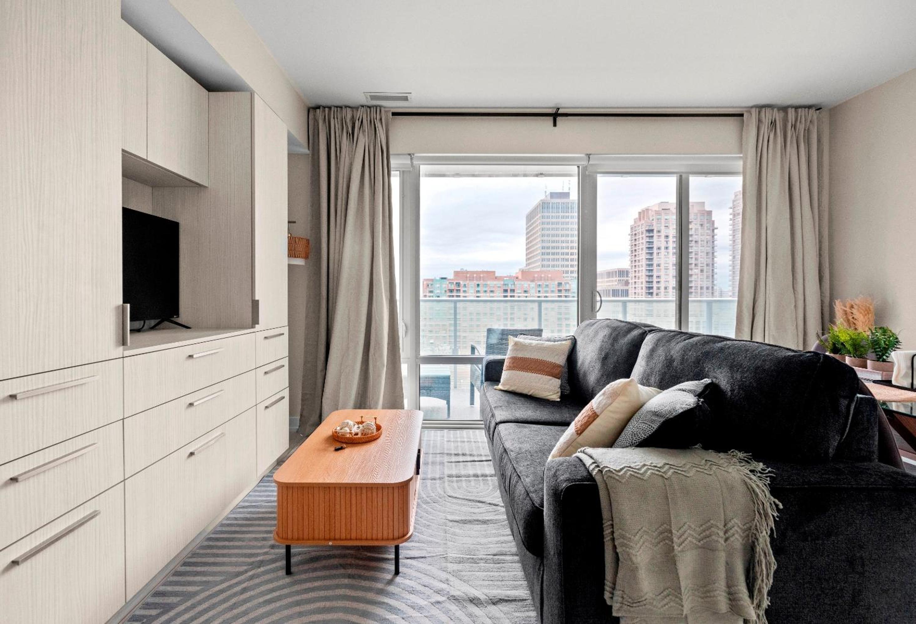 Panoramic 2 Bedroom plus Den Condo Yonge Street Downtown Toronto