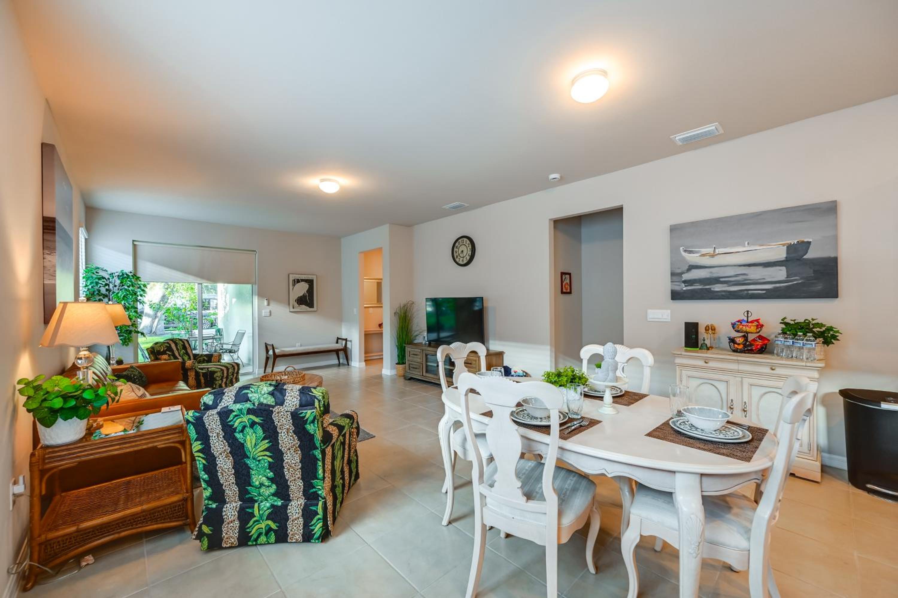 Near River and Parks LaBelle Family Home with Patio